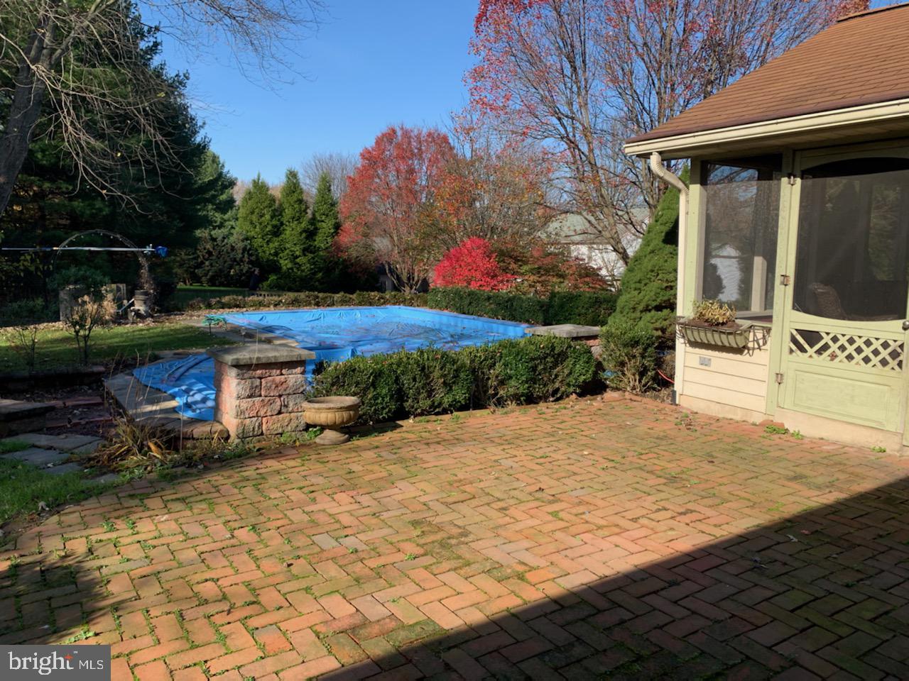 HAYWARD HEATH - Residential