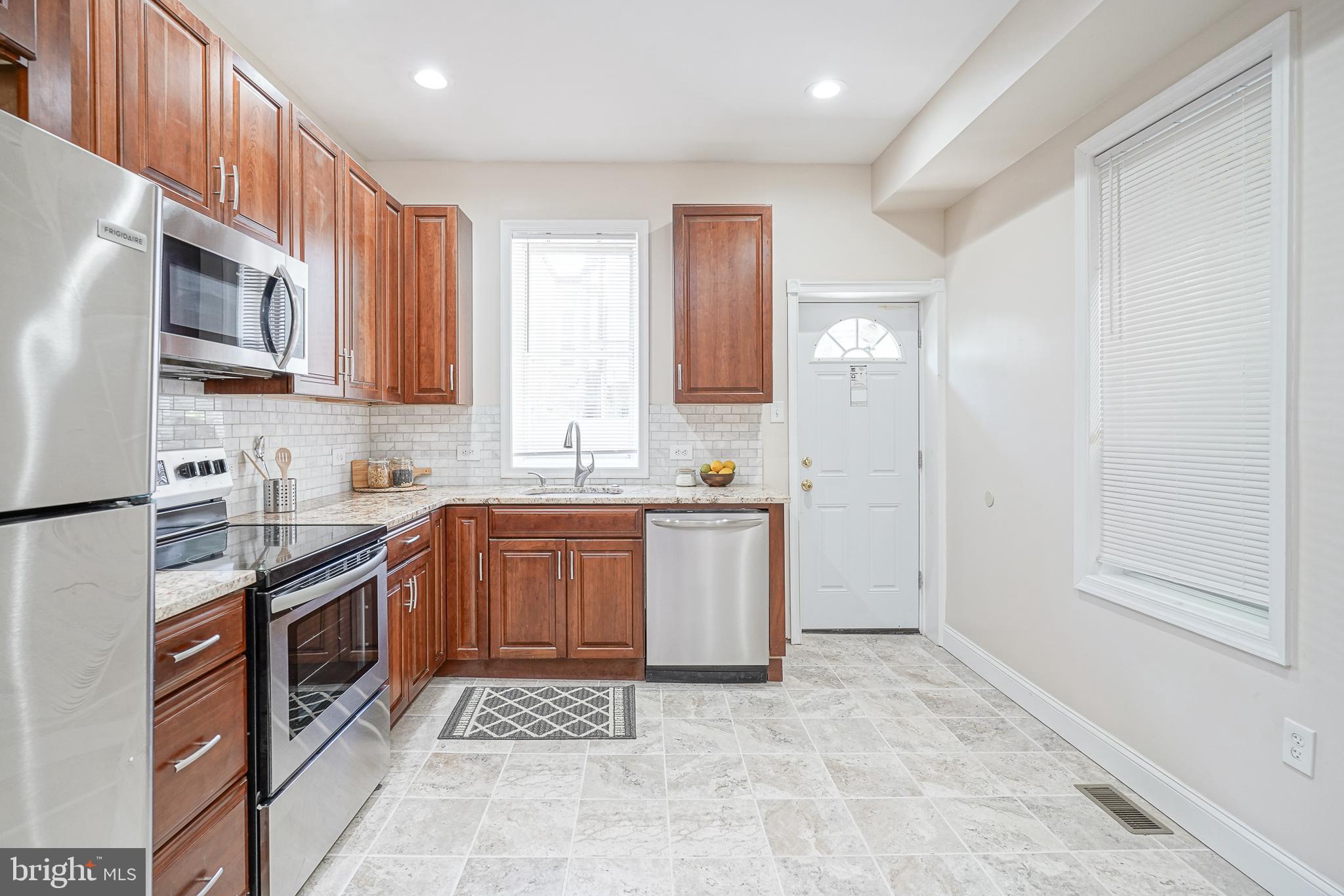 POINT BREEZE - Residential