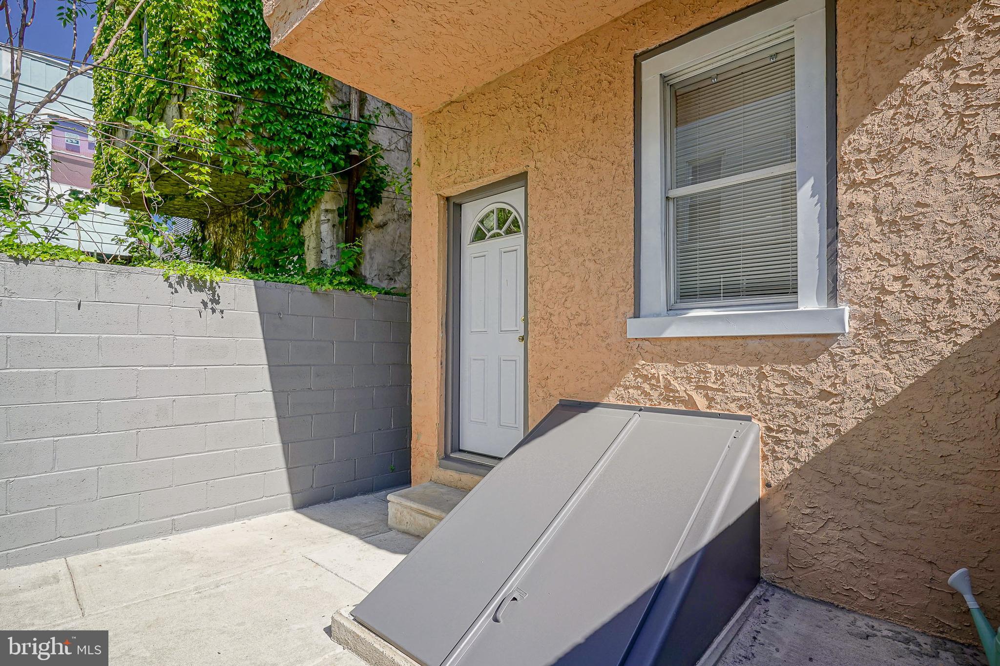 POINT BREEZE - Residential