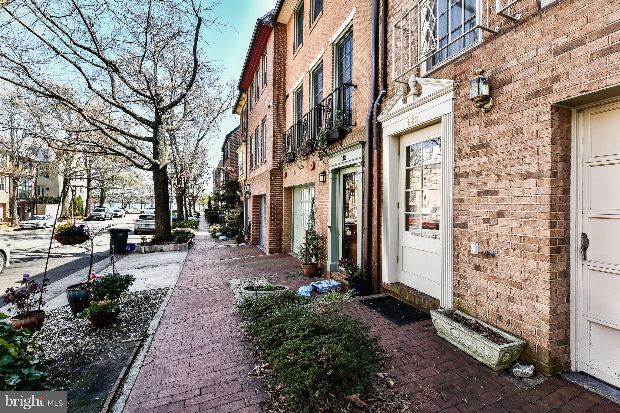 BRANDT TOWNHOUSE - Residential Lease