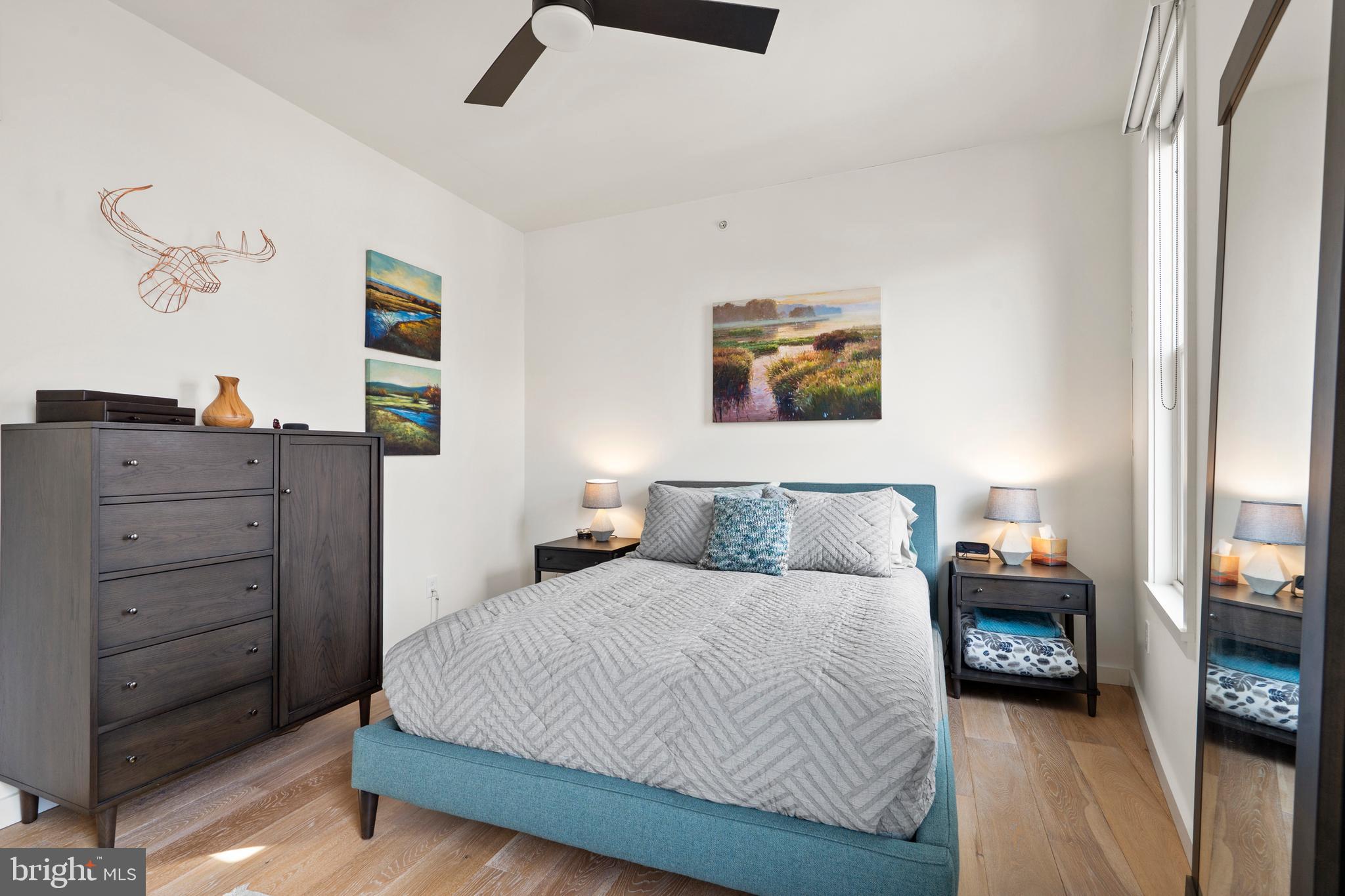 QUEEN VILLAGE - Residential