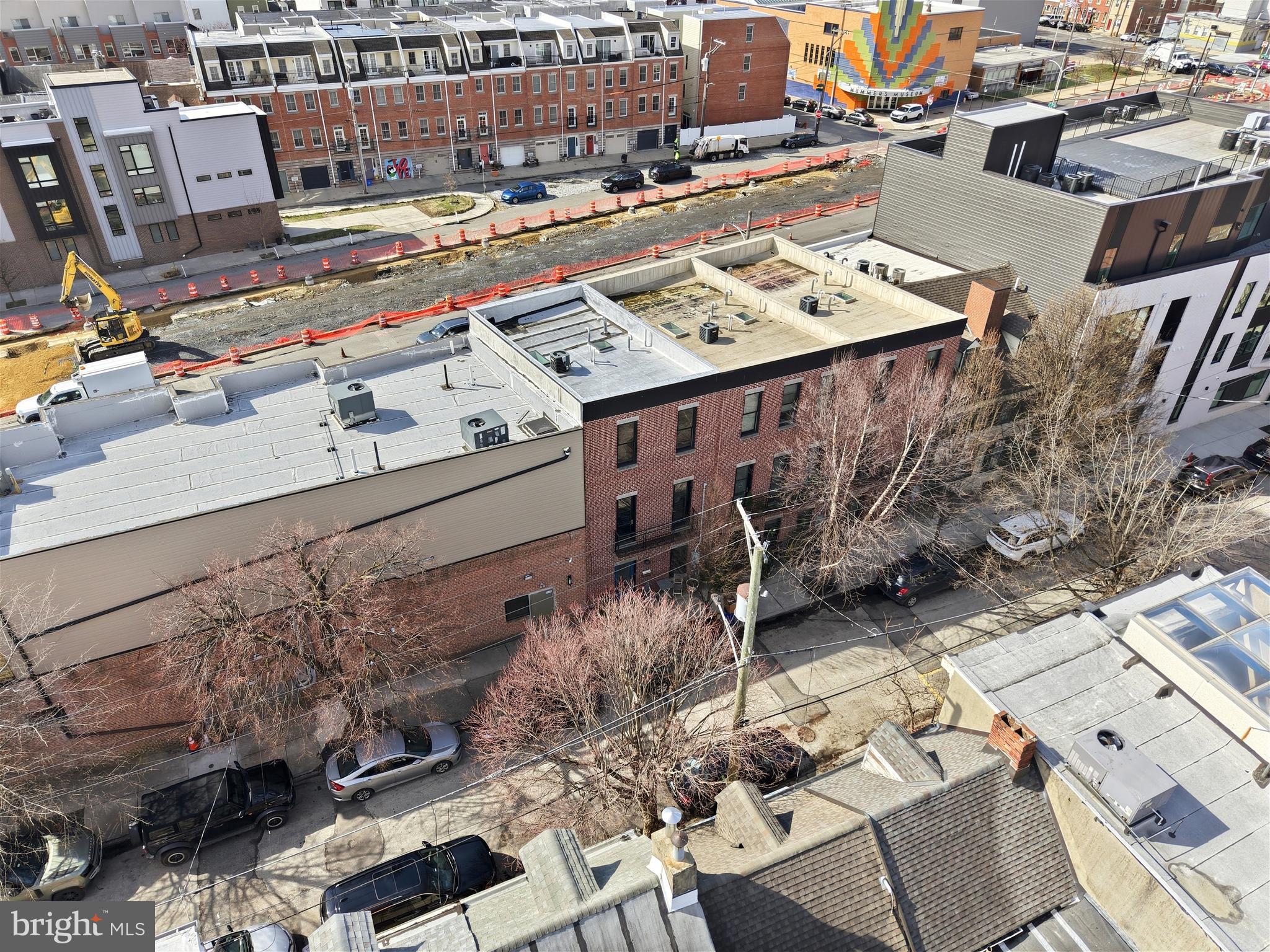 QUEEN VILLAGE - Residential