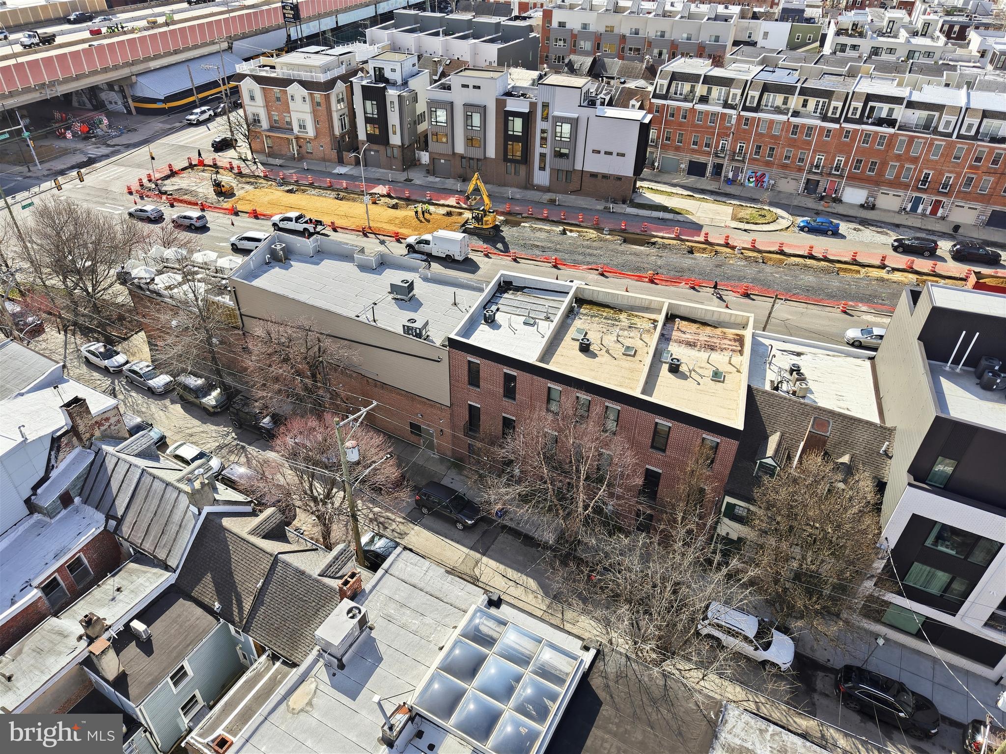 QUEEN VILLAGE - Residential