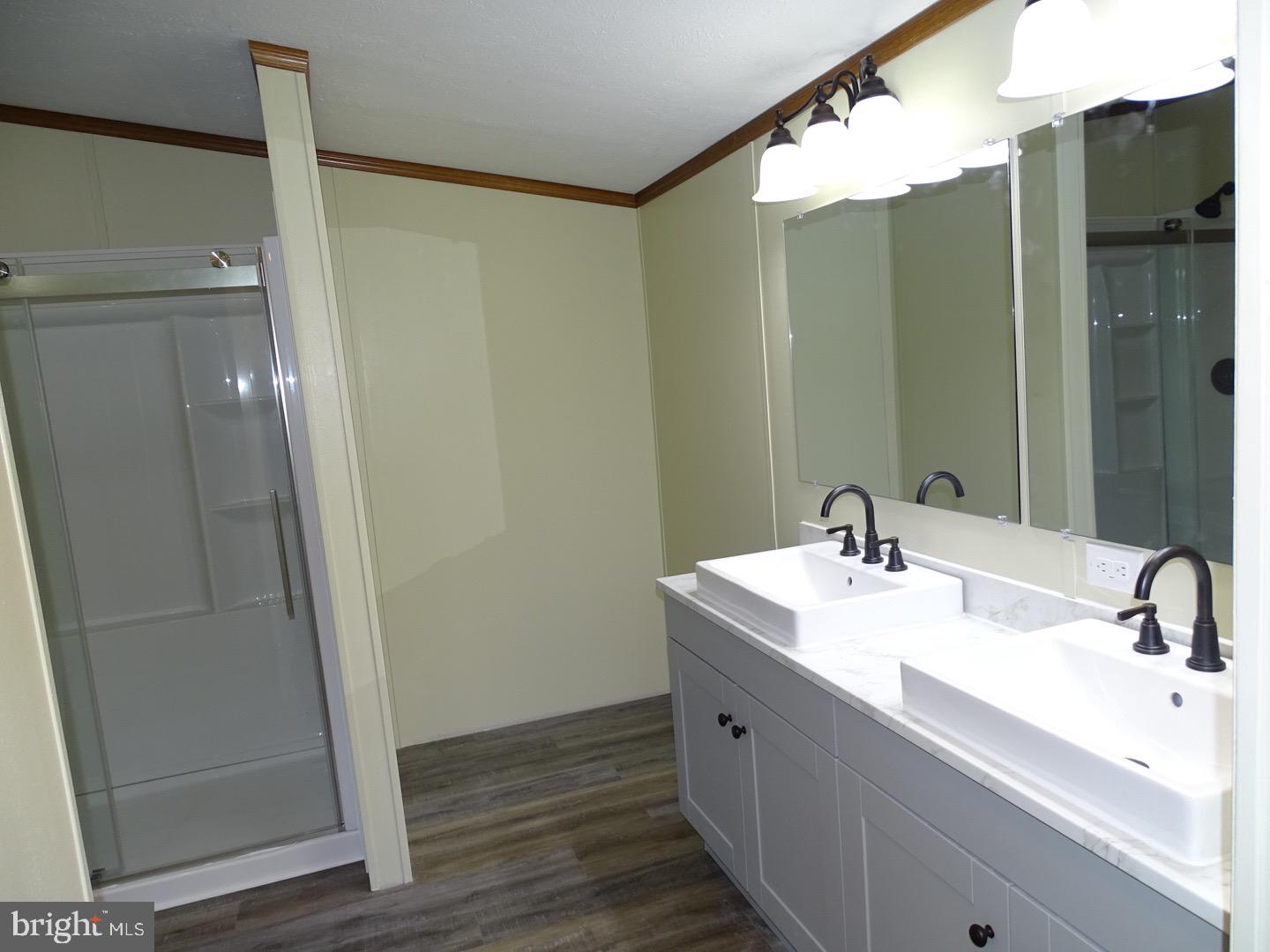 COLONIAL ESTATES - Residential