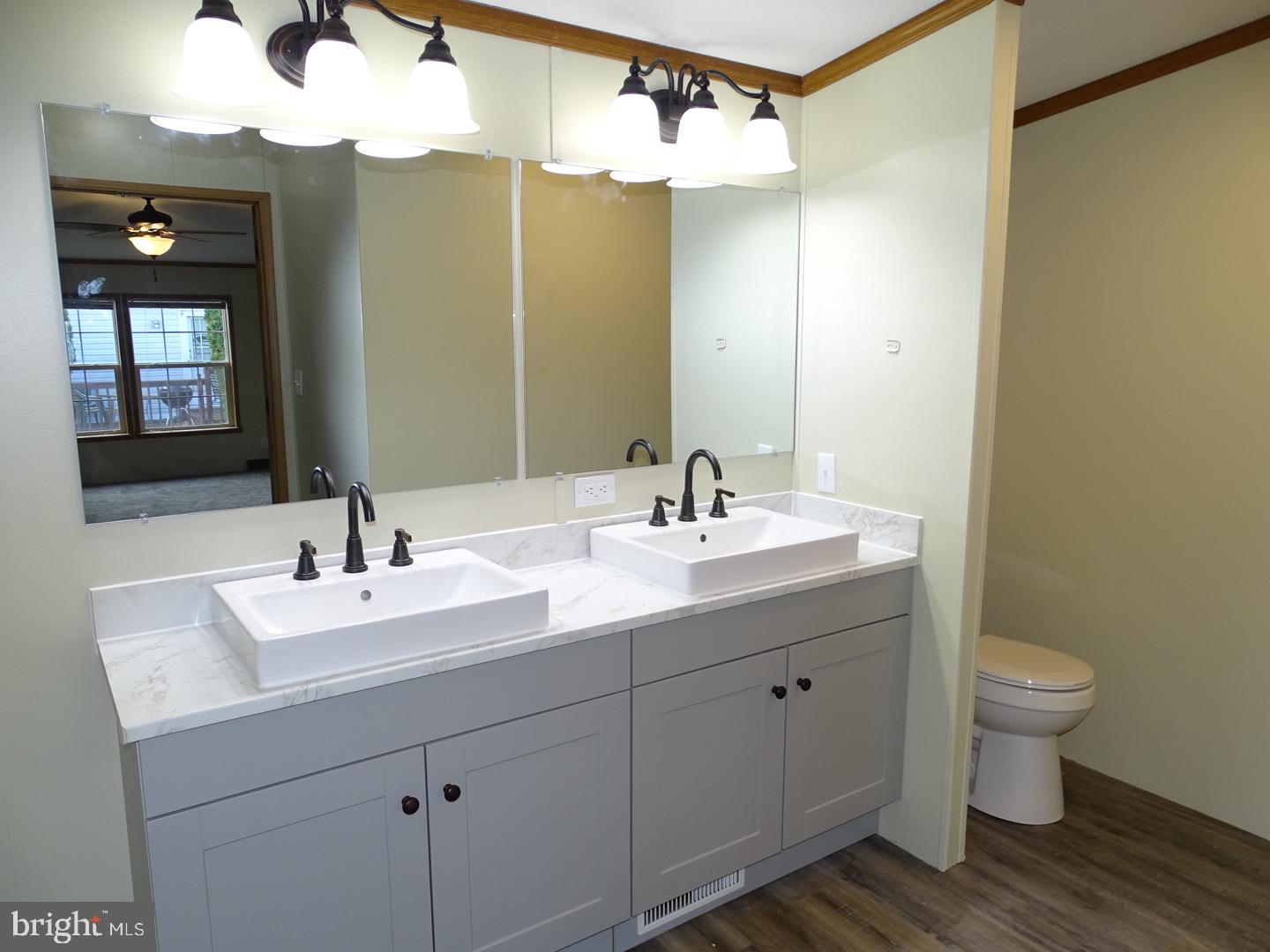 COLONIAL ESTATES - Residential