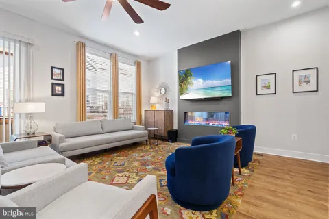 2437 Liberty Loop, Herndon, VA MLS: VAFX2228466