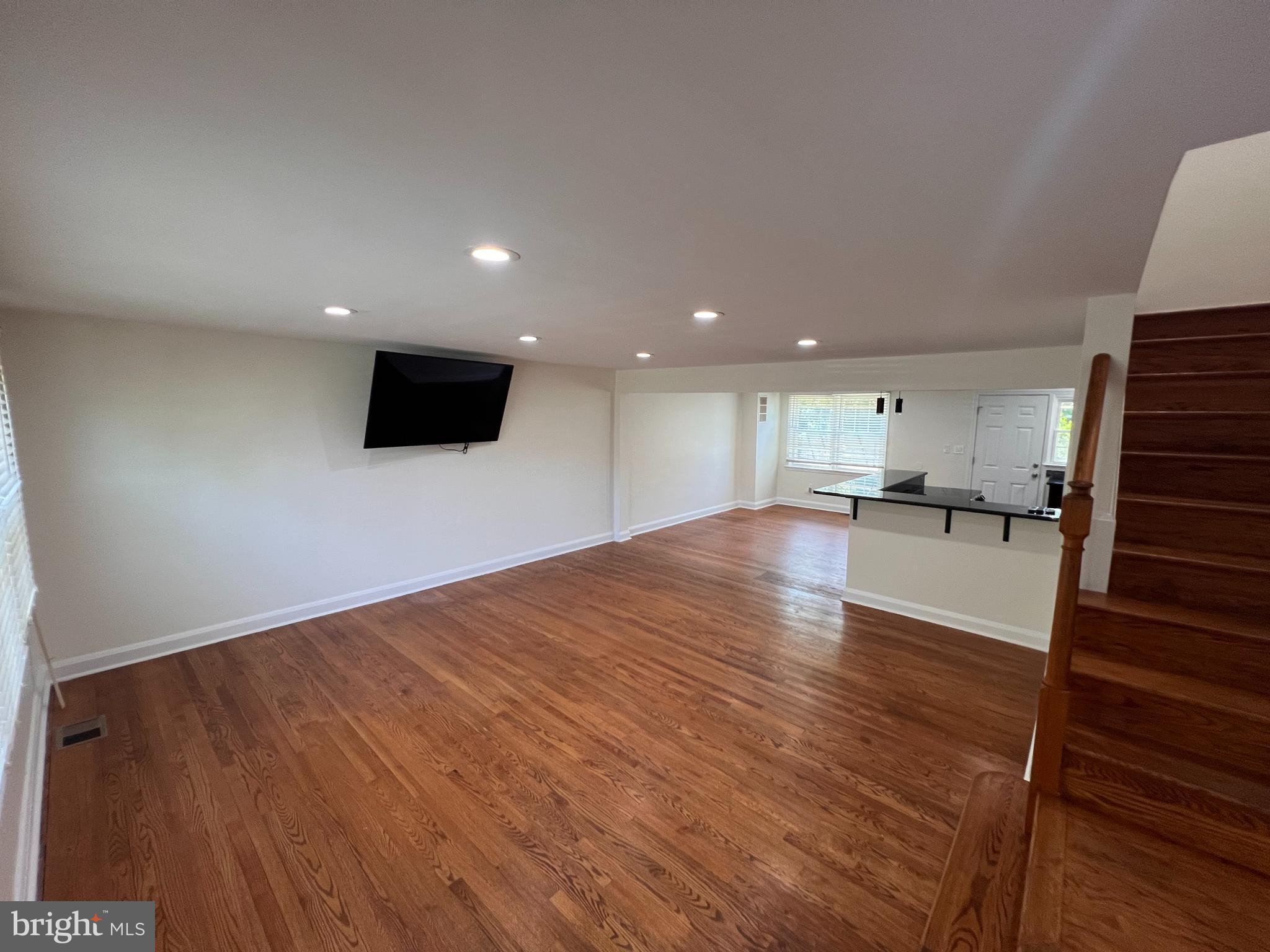1583 DOXBURY ROAD