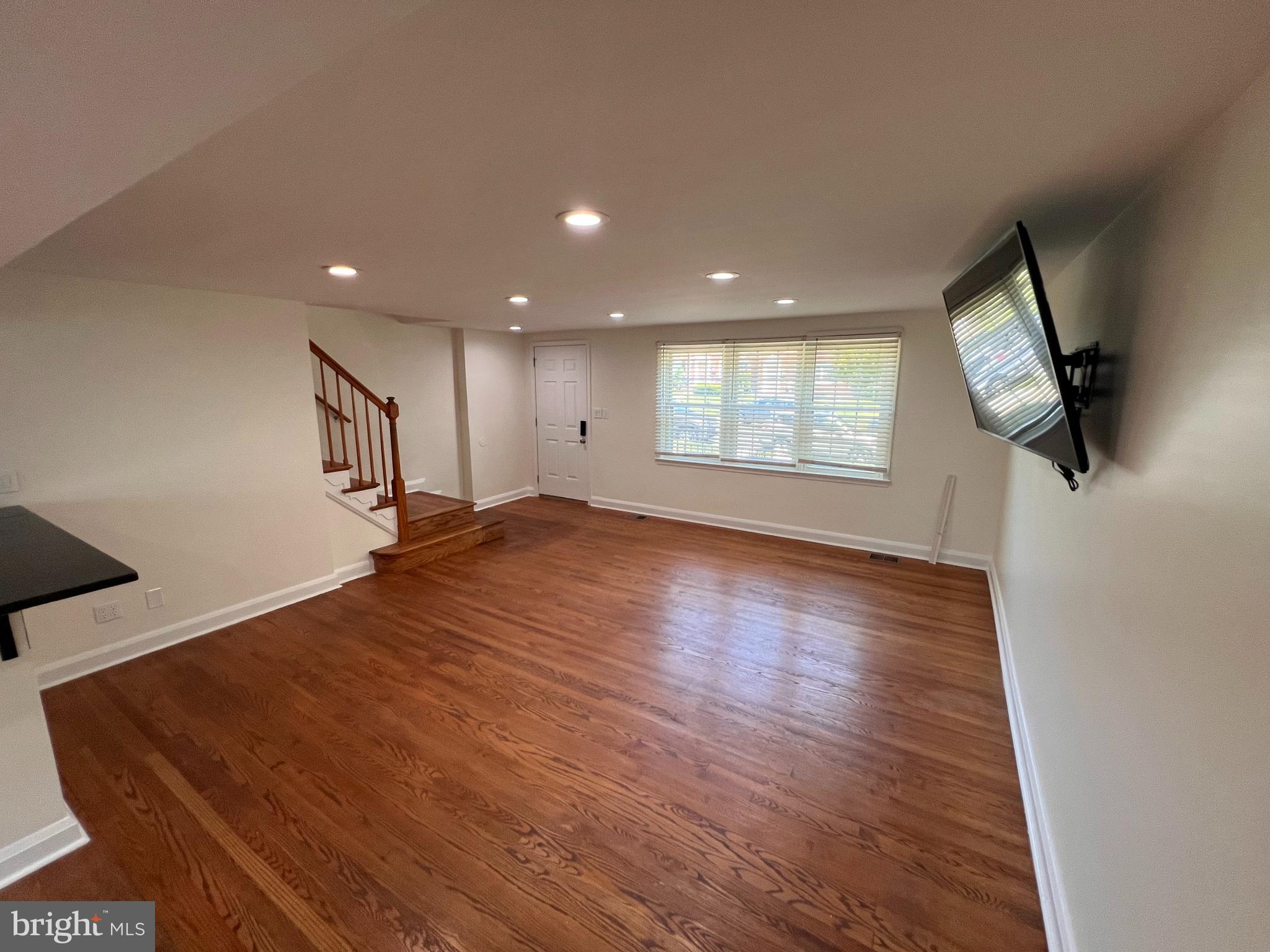 1583 DOXBURY ROAD