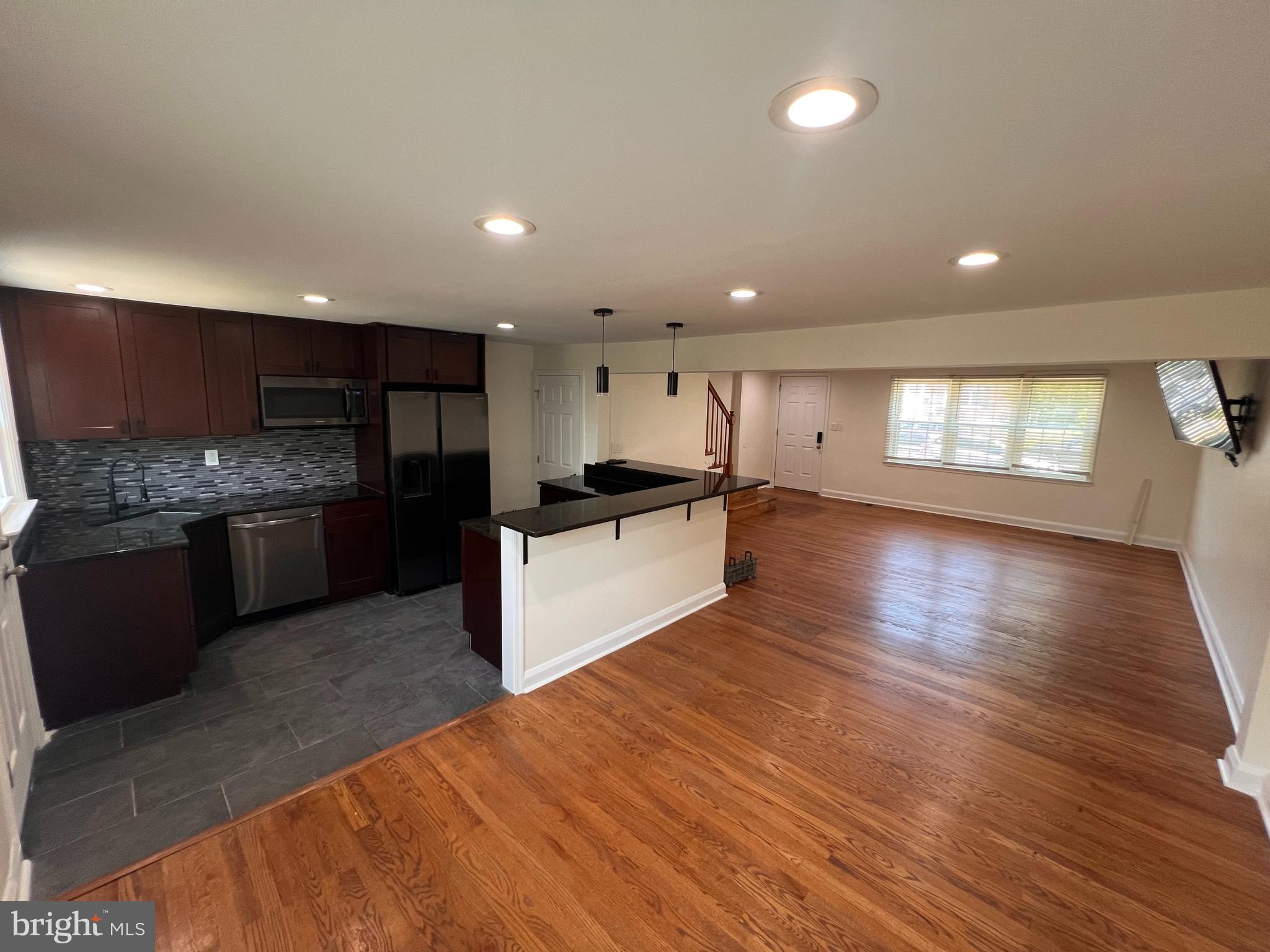 1583 DOXBURY ROAD