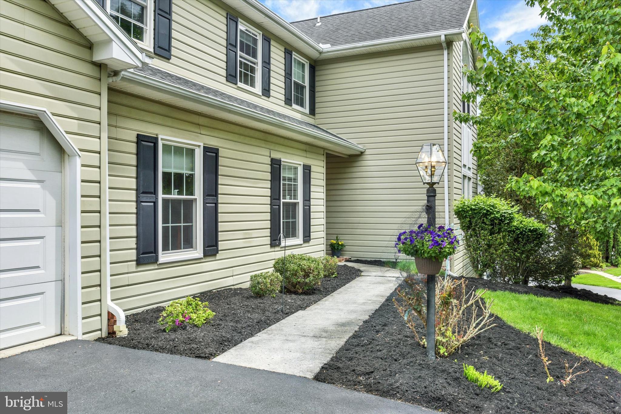 FOREST HILLS - Residential