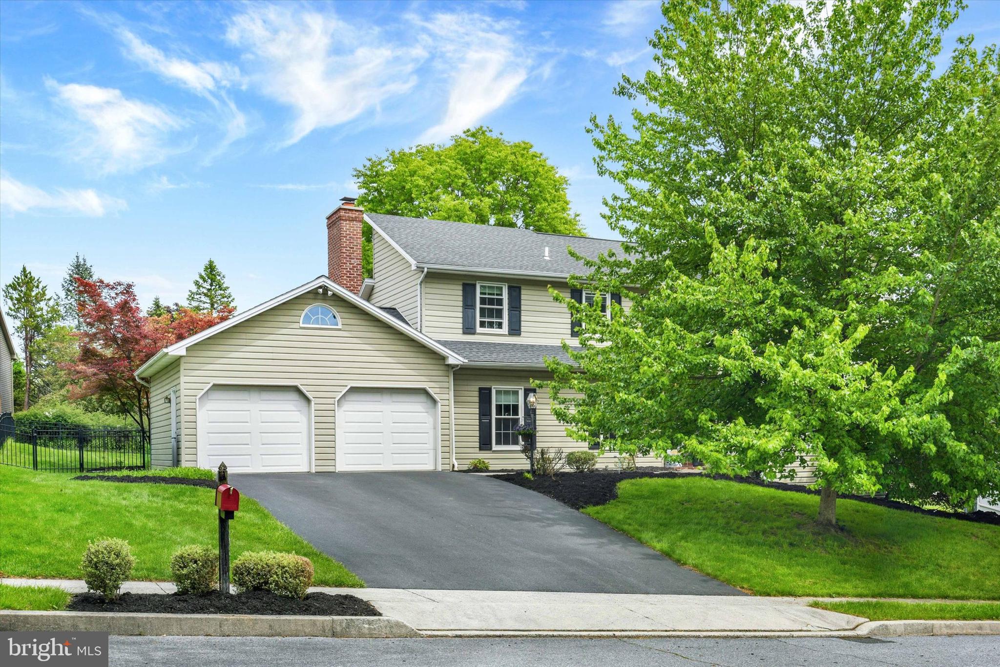 FOREST HILLS - Residential