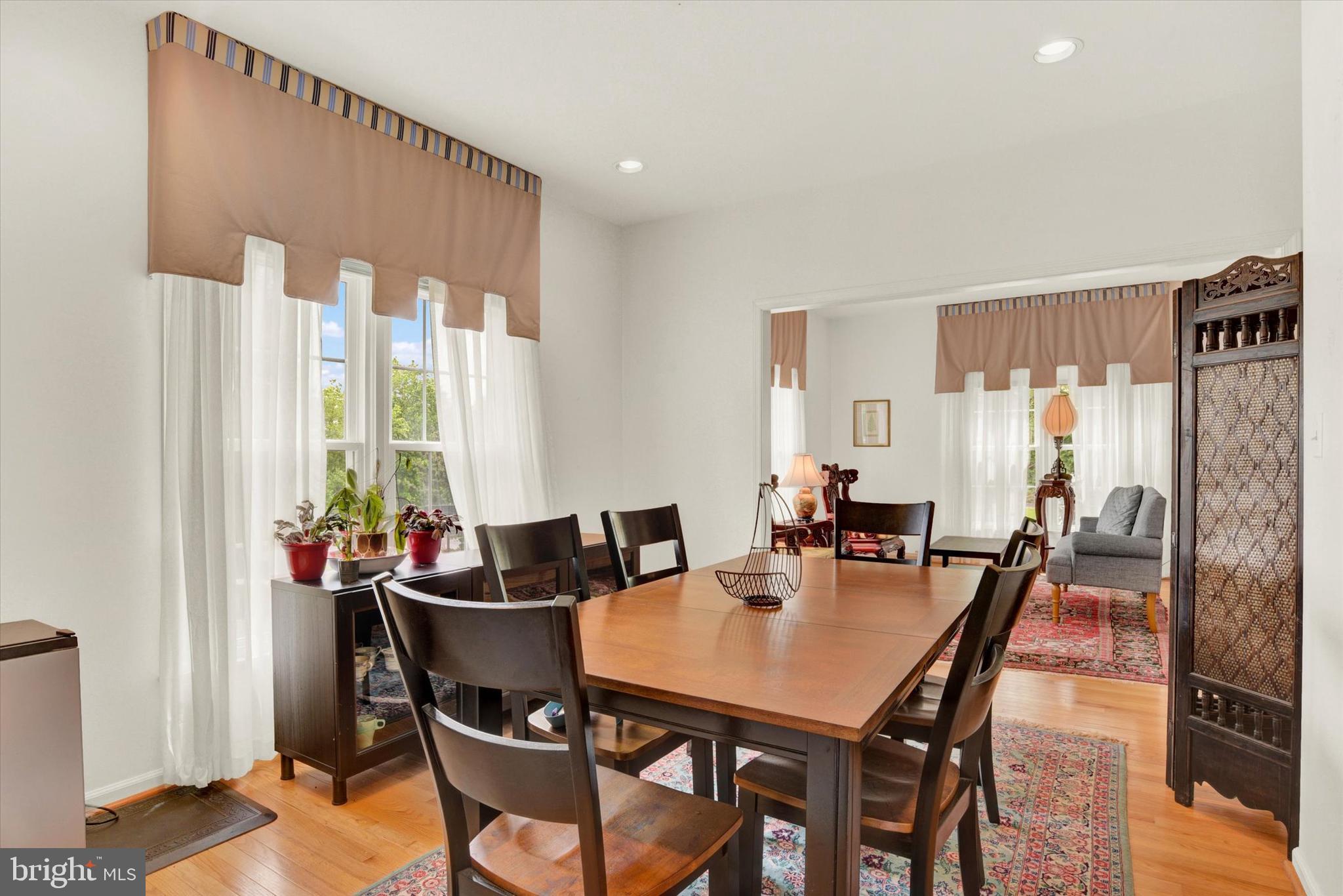 FOREST HILLS - Residential