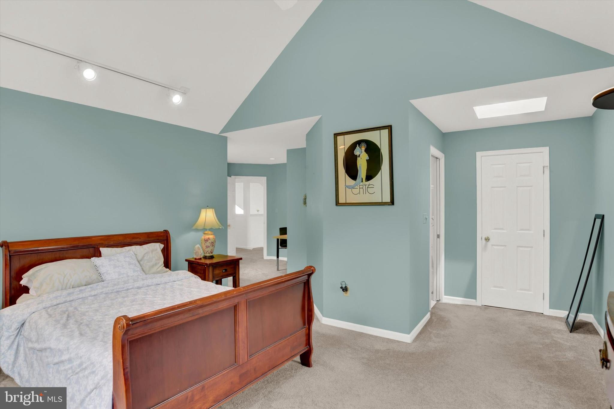 FOREST HILLS - Residential