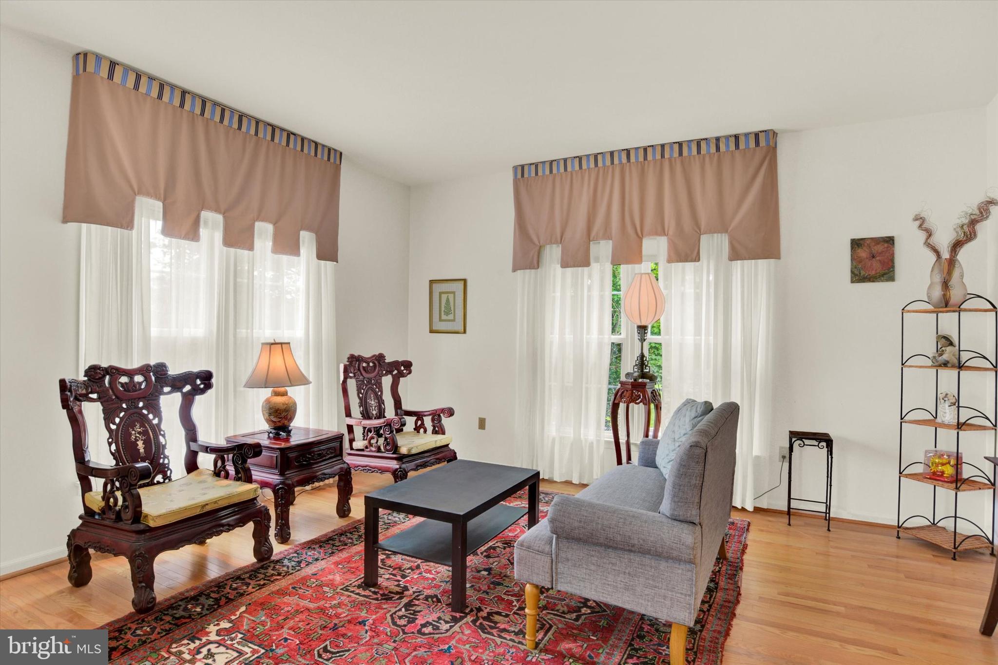 FOREST HILLS - Residential