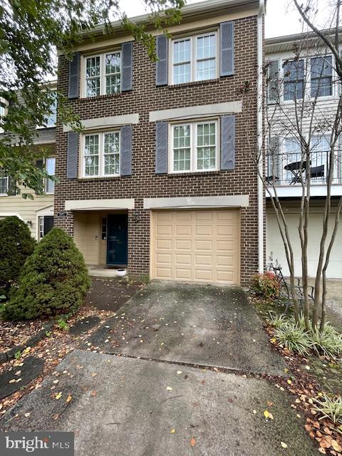 FAIRWAY ISLAND - Residential