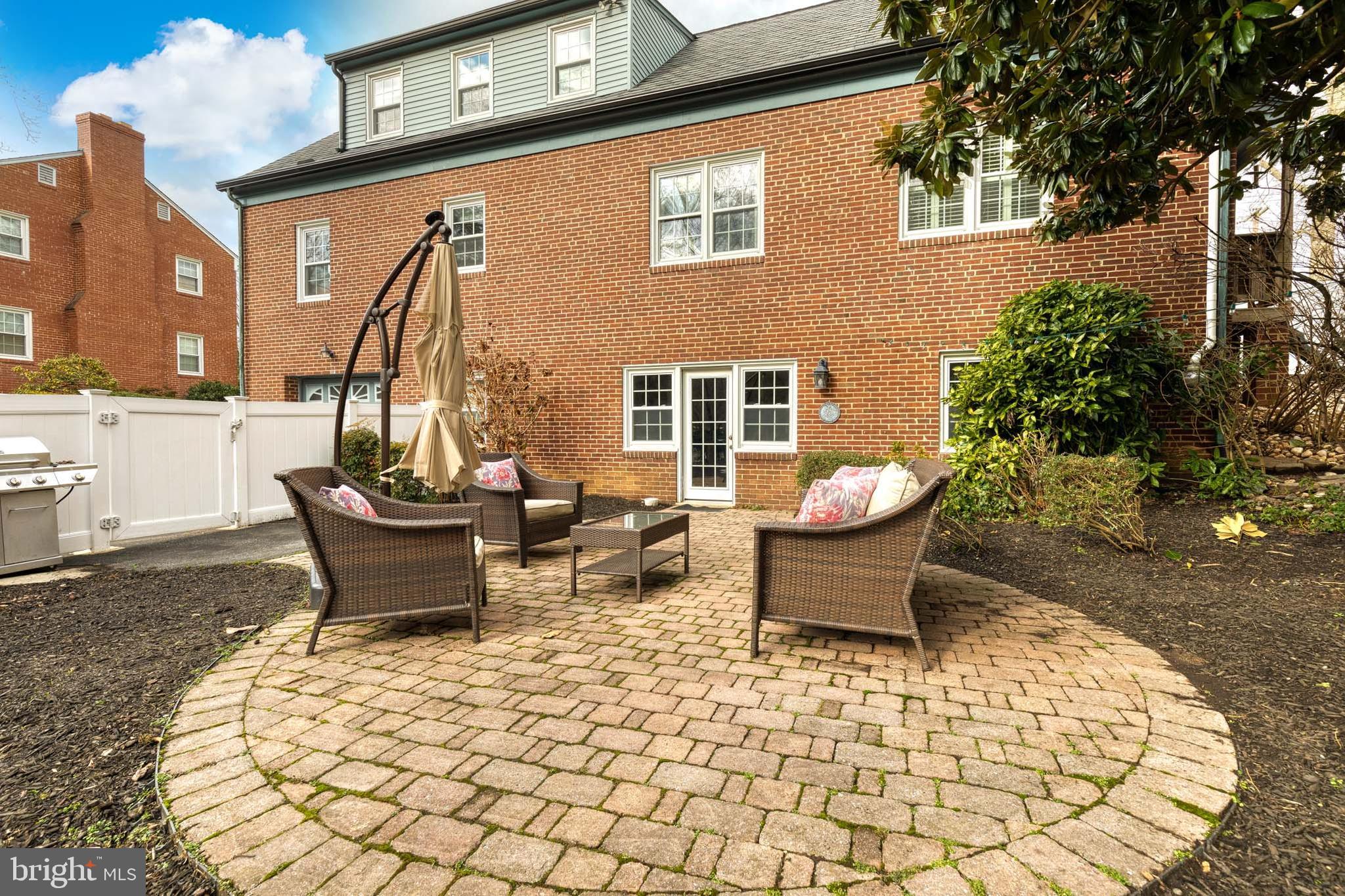 HAMPTON GARTH - Residential