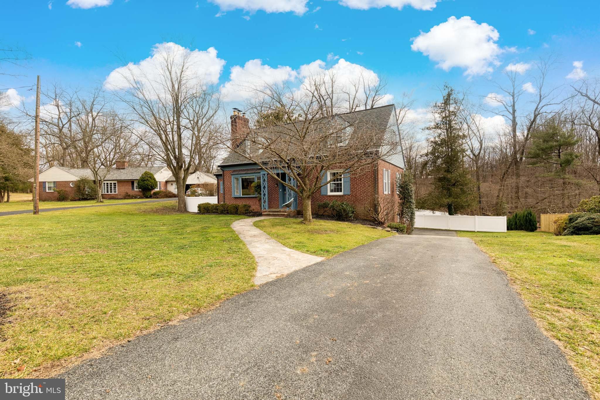 HAMPTON GARTH - Residential