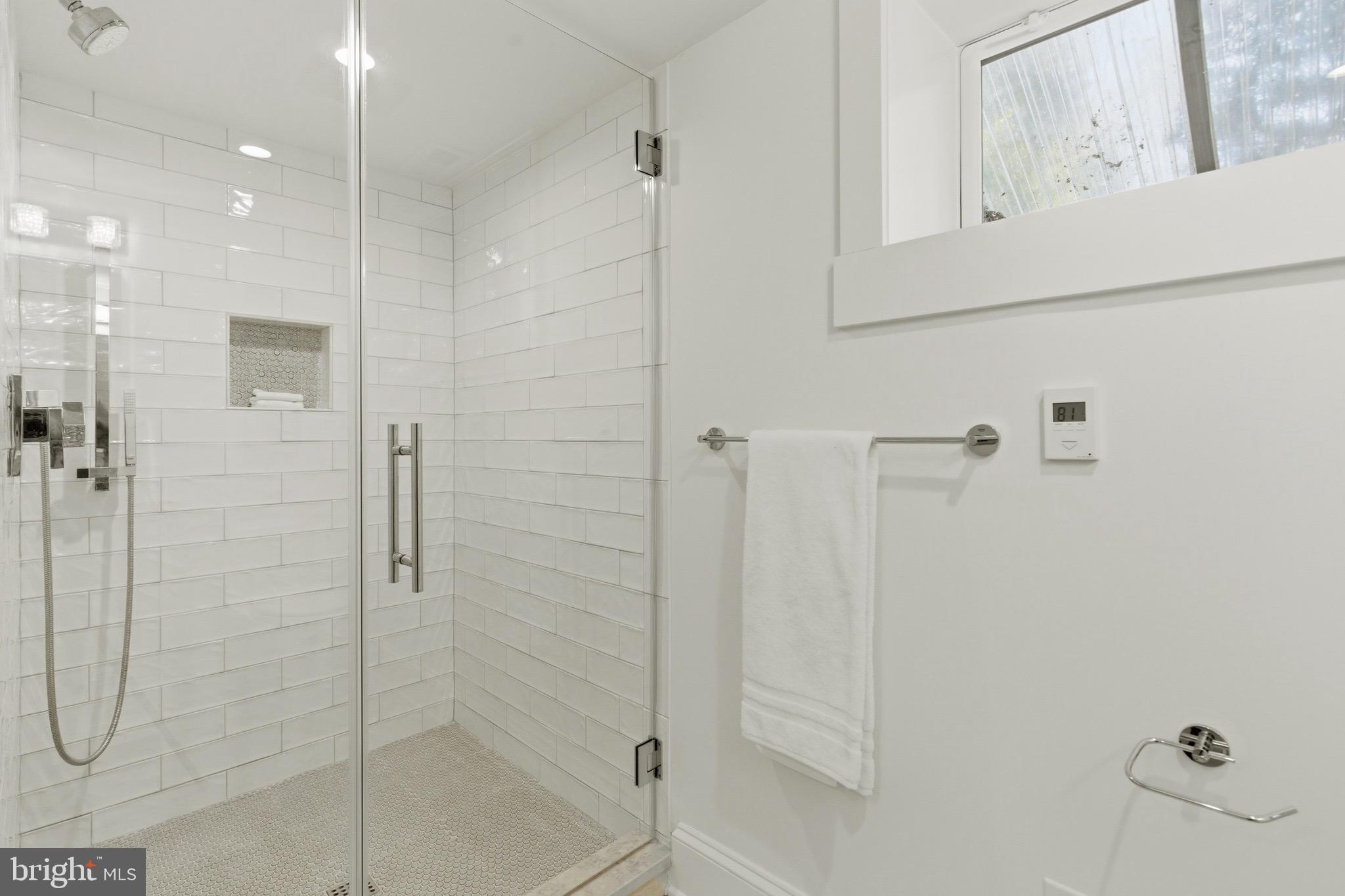 WILLIAMSBURG VILLAGE - Residential