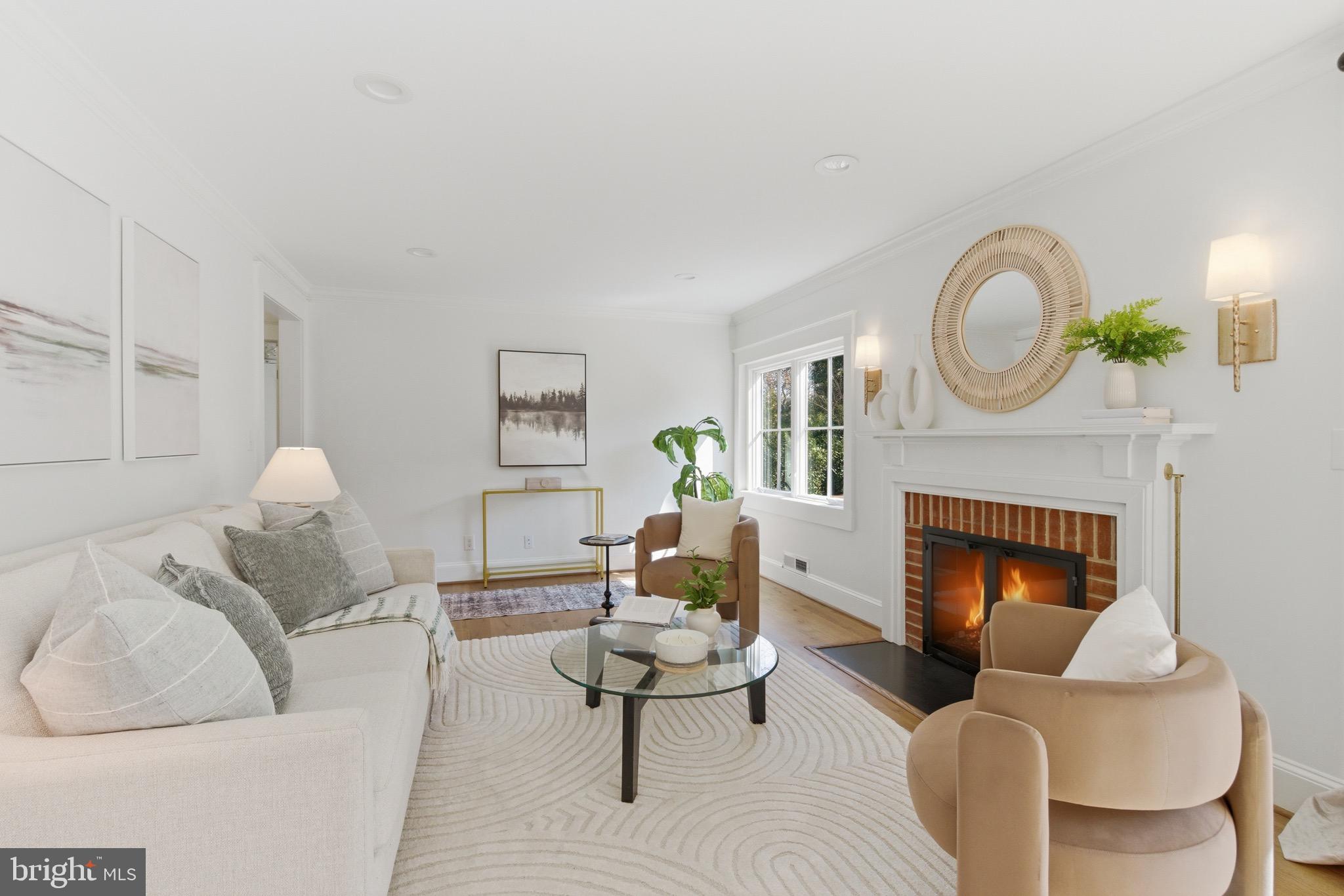 WILLIAMSBURG VILLAGE - Residential