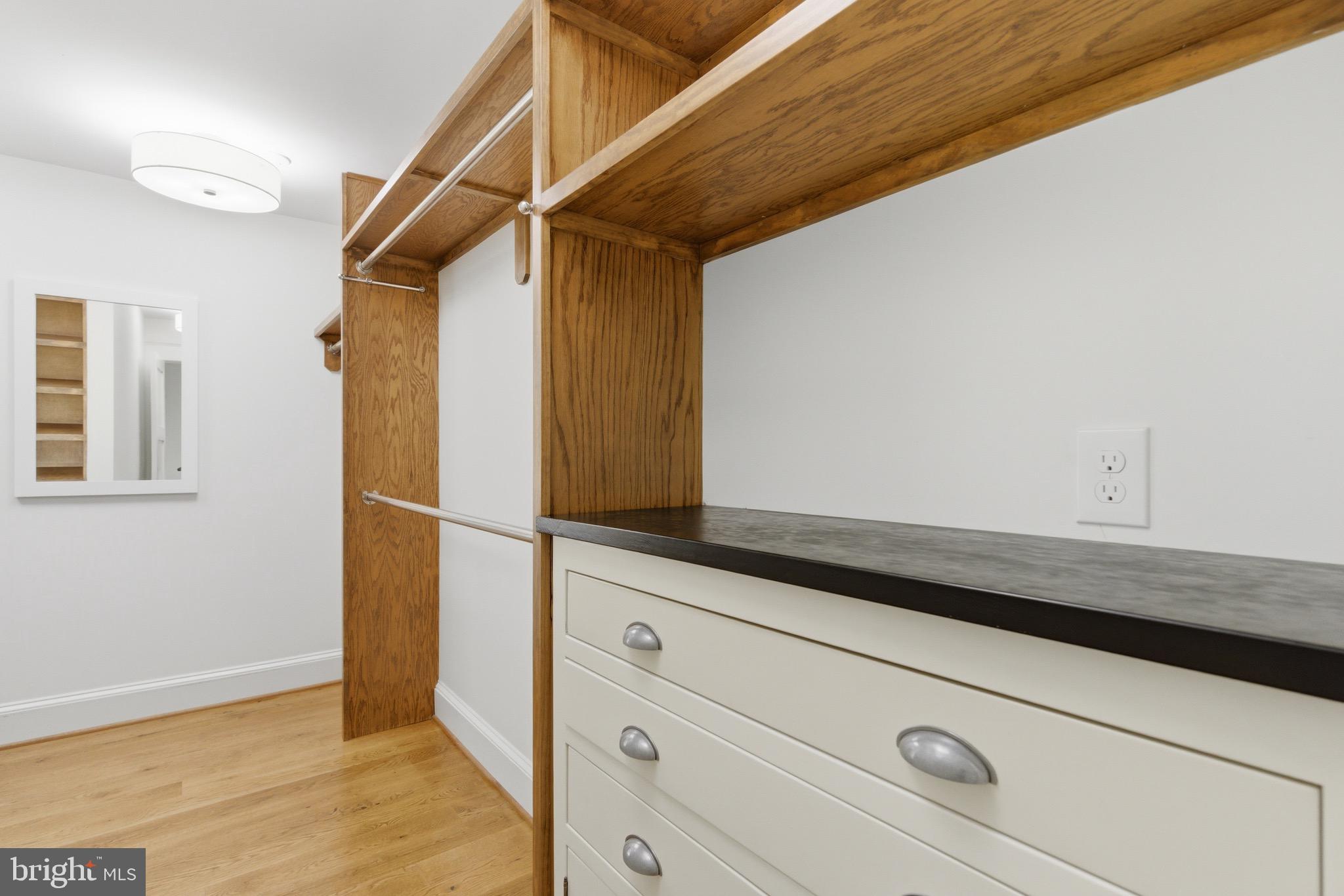 WILLIAMSBURG VILLAGE - Residential