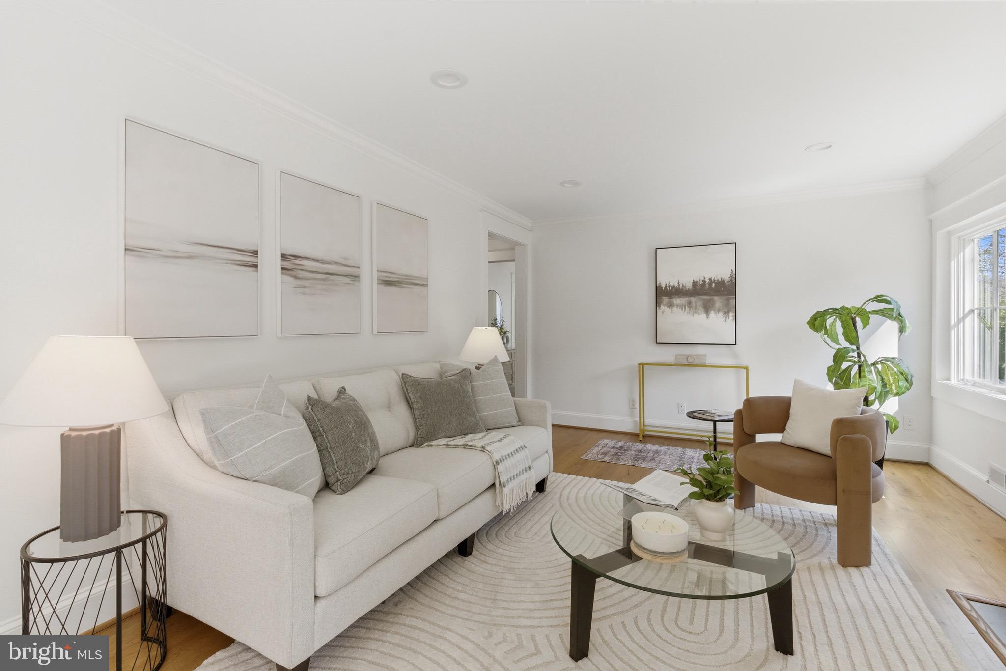 WILLIAMSBURG VILLAGE - Residential