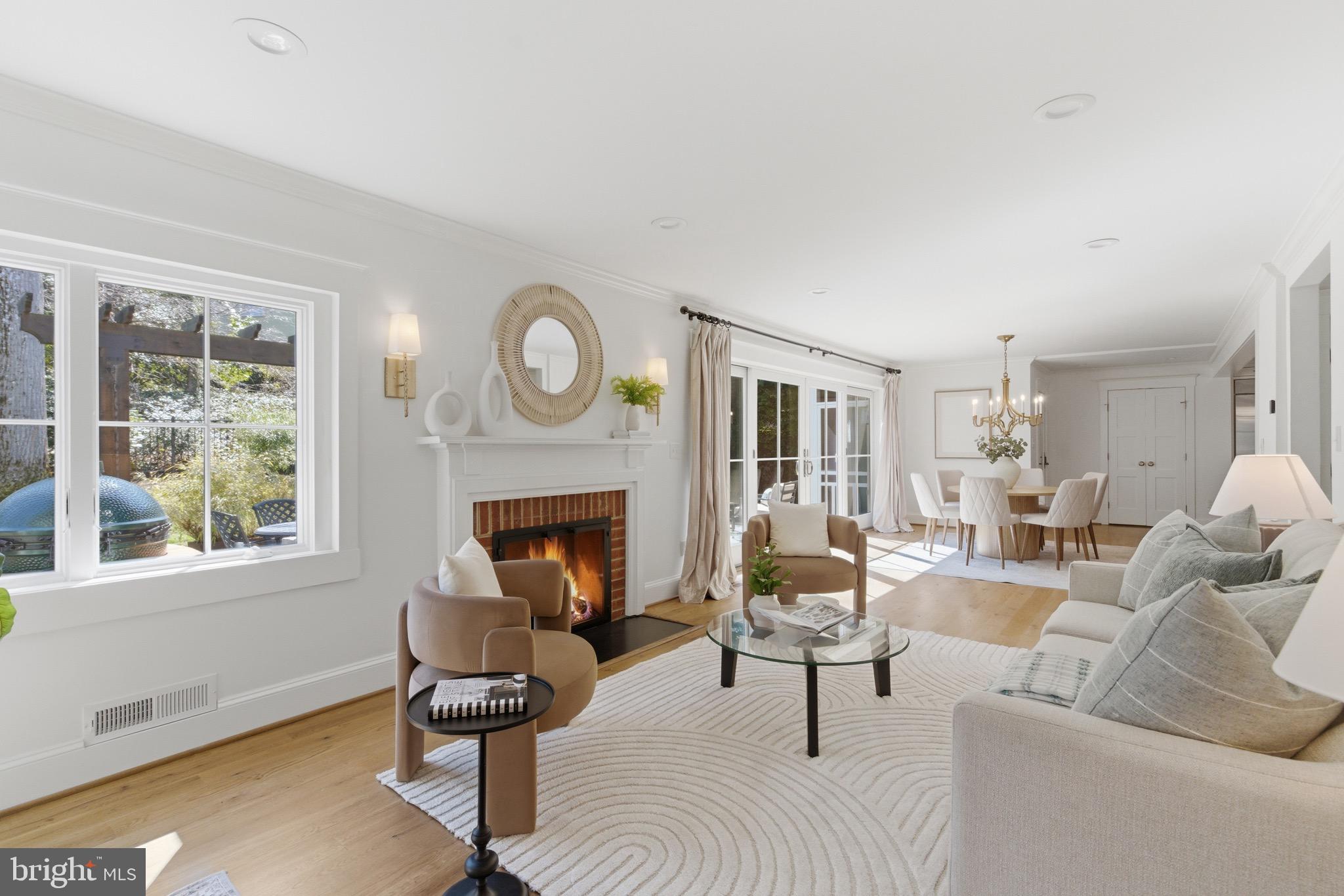 WILLIAMSBURG VILLAGE - Residential