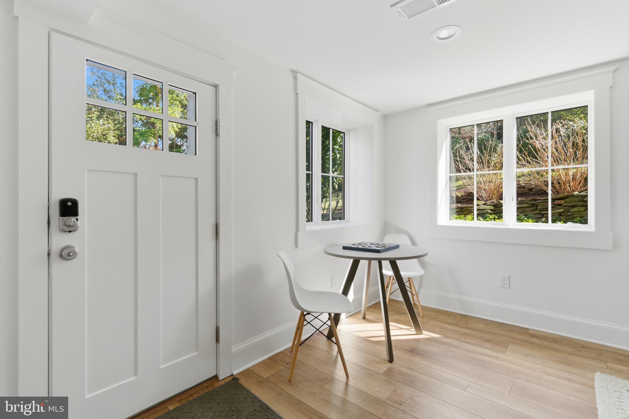 WILLIAMSBURG VILLAGE - Residential