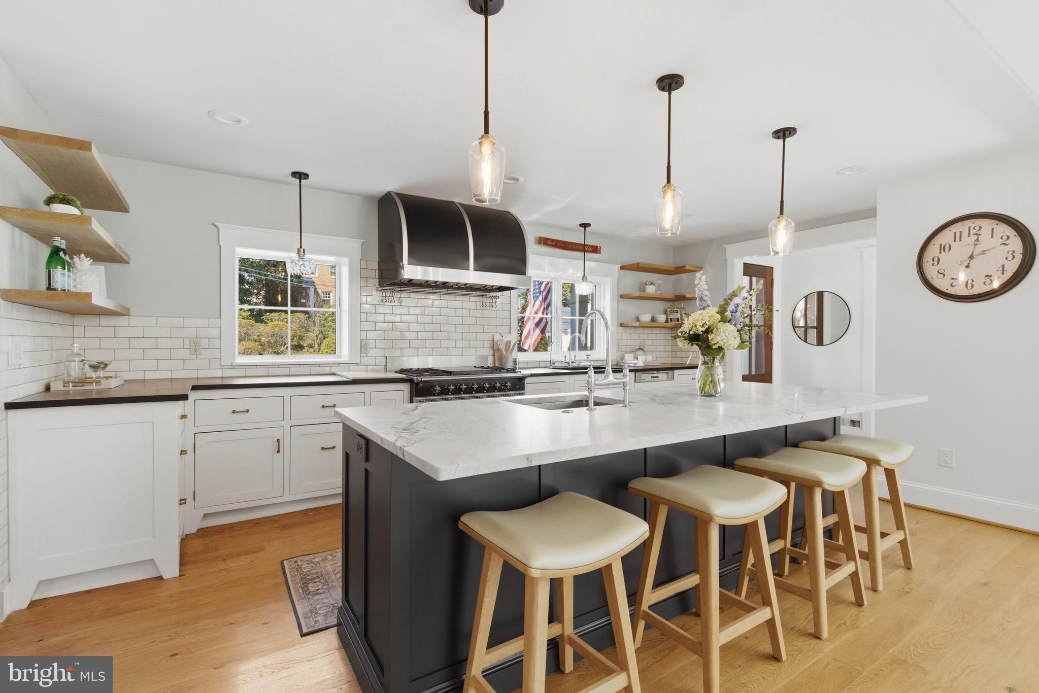 WILLIAMSBURG VILLAGE - Residential