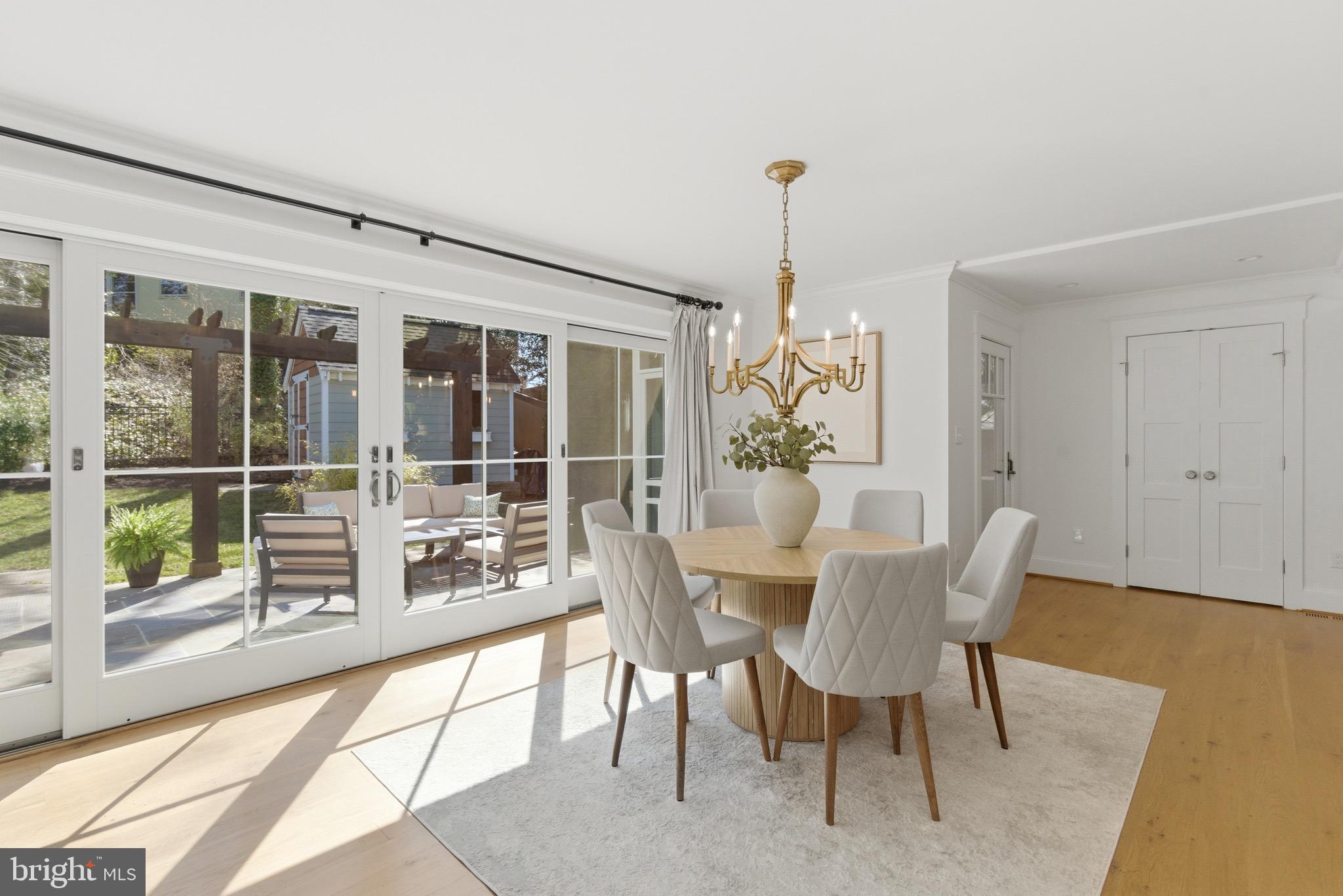 WILLIAMSBURG VILLAGE - Residential