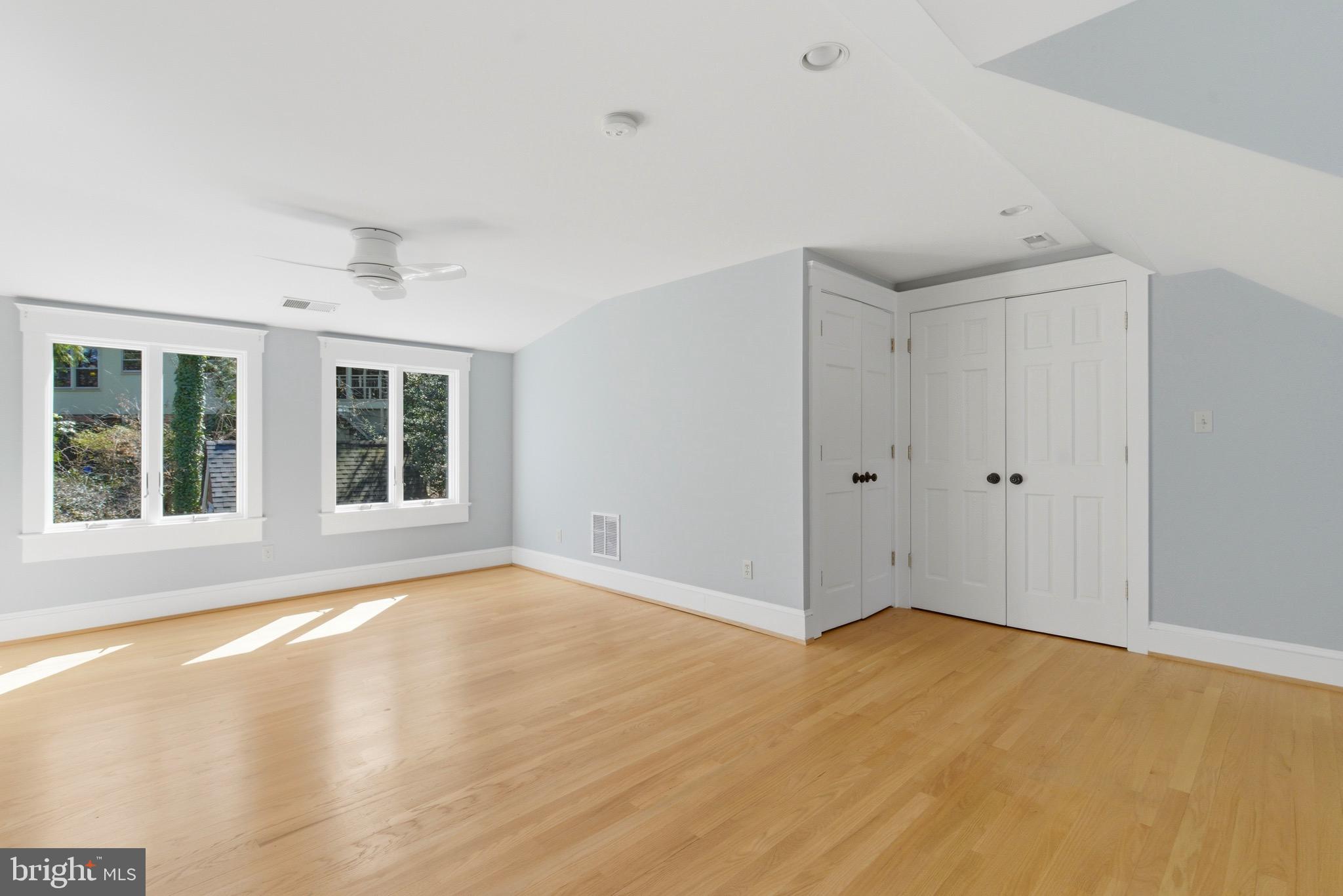 WILLIAMSBURG VILLAGE - Residential