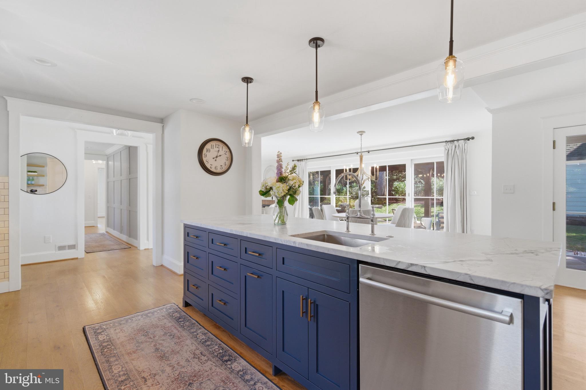 WILLIAMSBURG VILLAGE - Residential