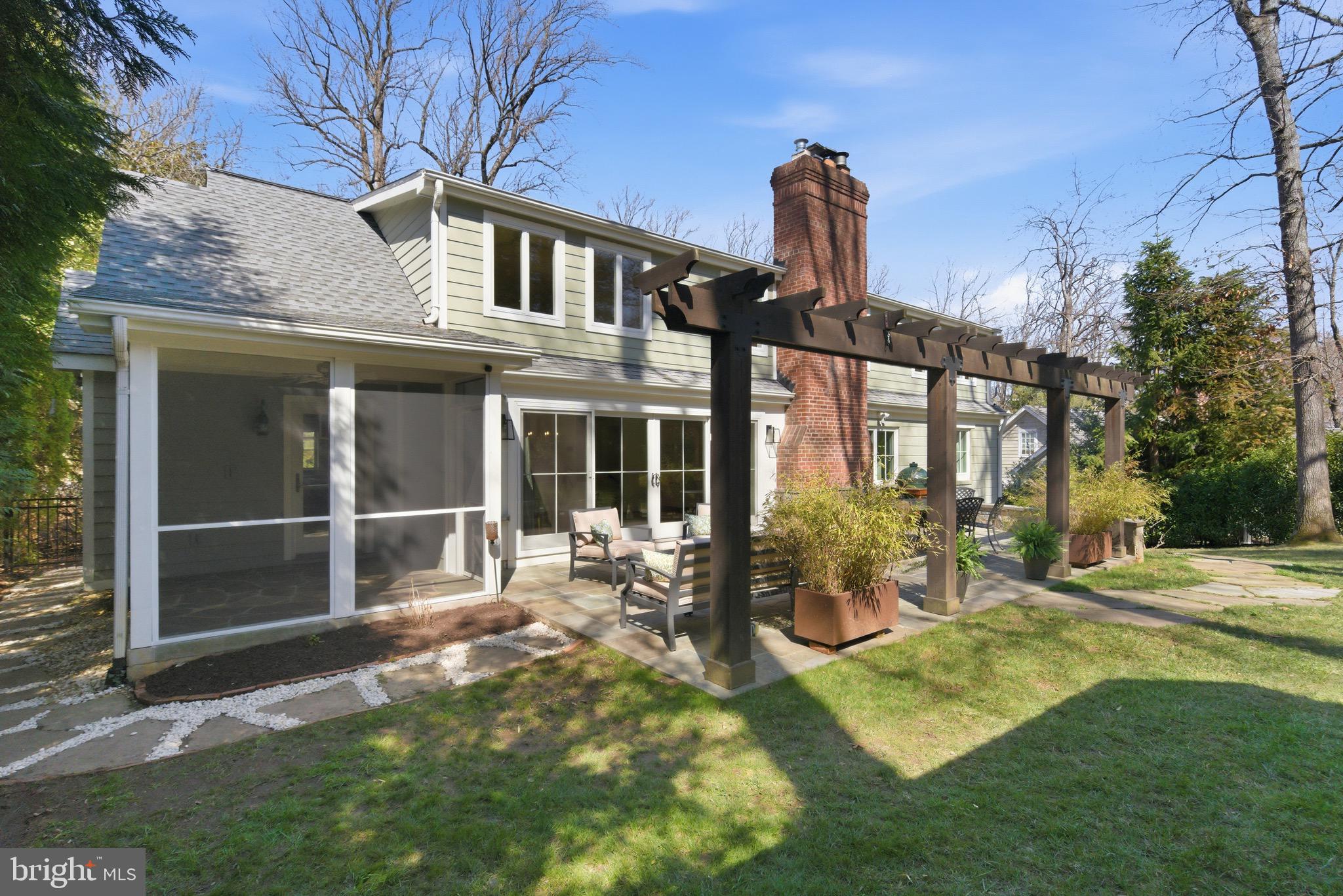 WILLIAMSBURG VILLAGE - Residential