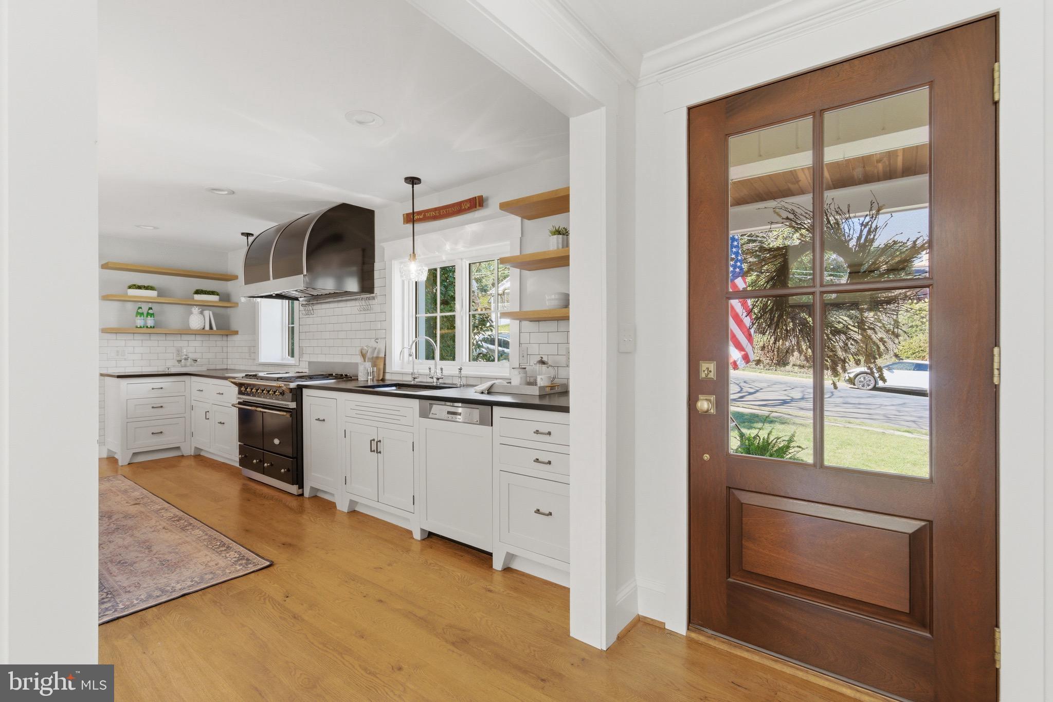 WILLIAMSBURG VILLAGE - Residential