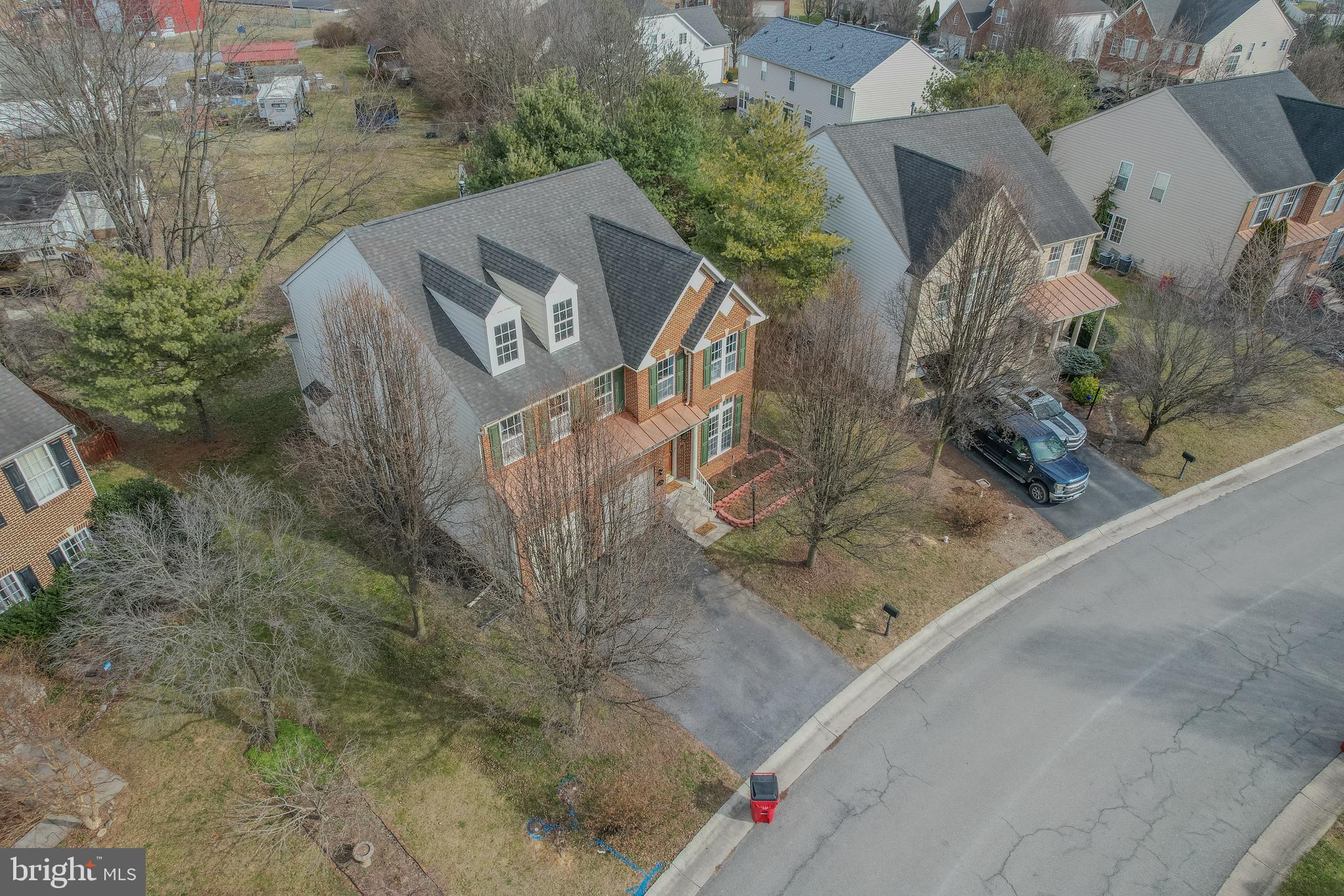 THE VILLAGE OF WASHINGTON TRAIL - Residential