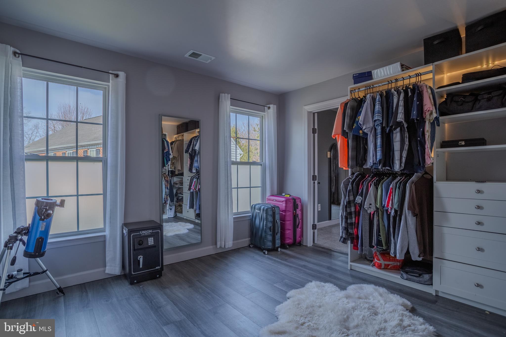 THE VILLAGE OF WASHINGTON TRAIL - Residential