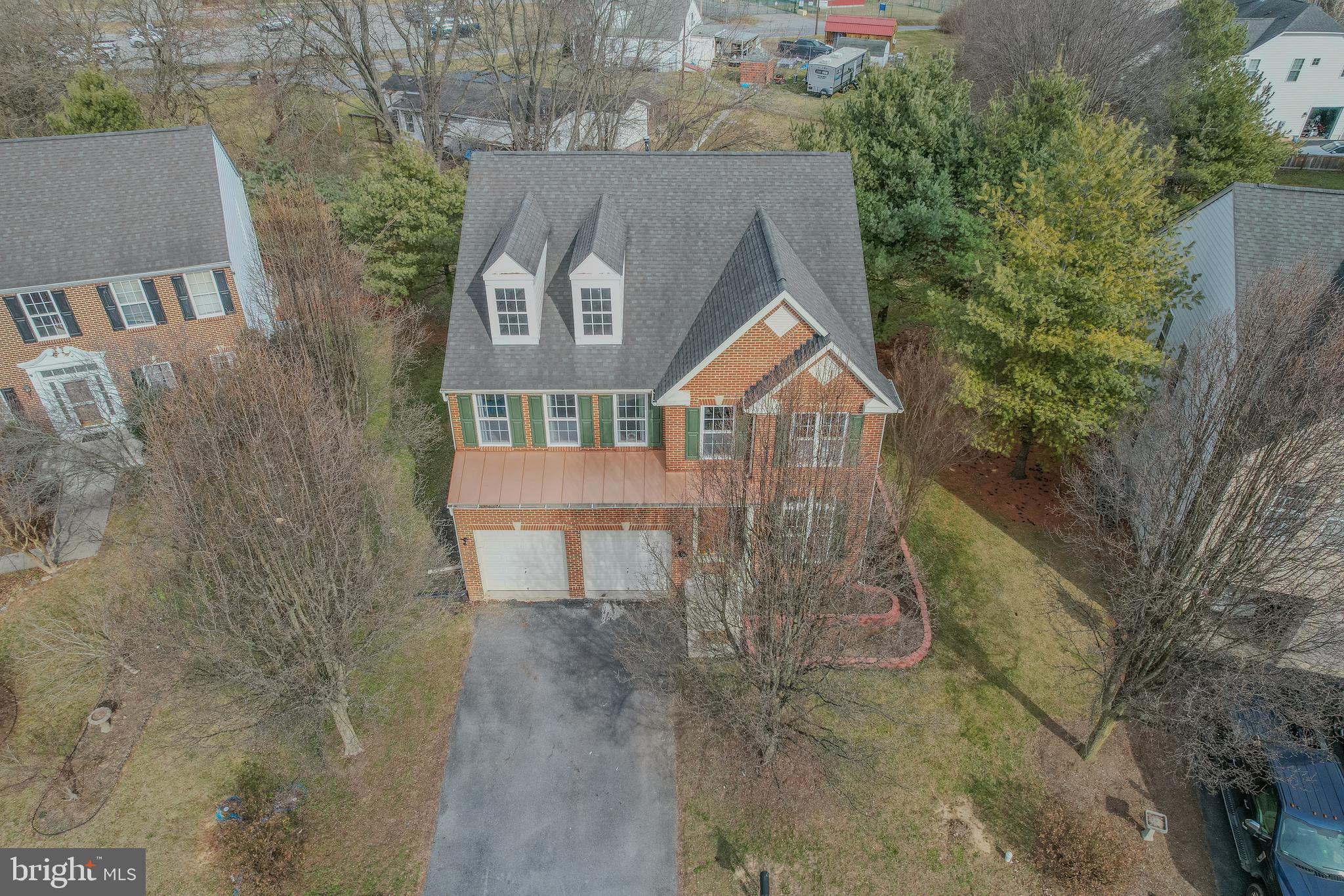 THE VILLAGE OF WASHINGTON TRAIL - Residential