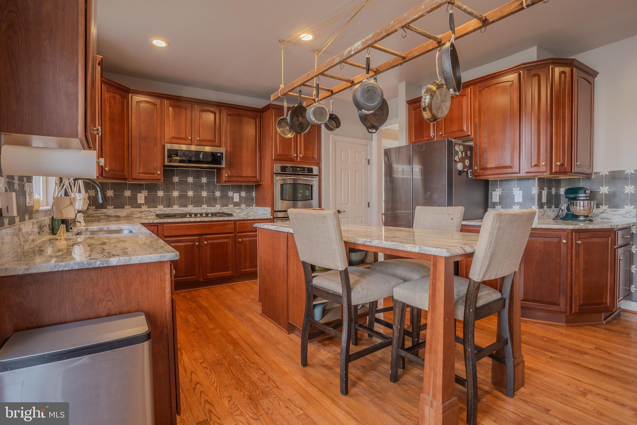 THE VILLAGE OF WASHINGTON TRAIL - Residential