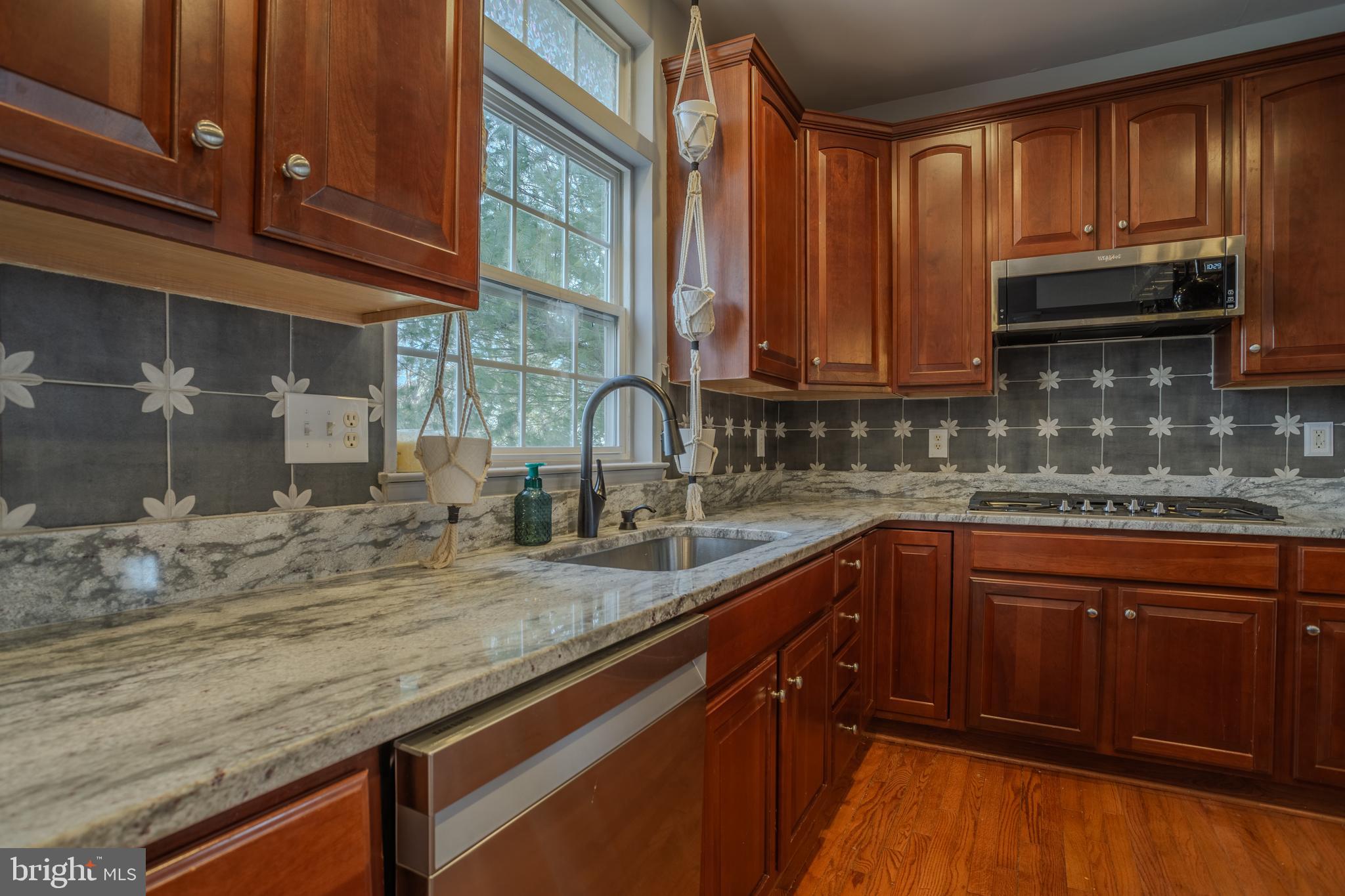 THE VILLAGE OF WASHINGTON TRAIL - Residential