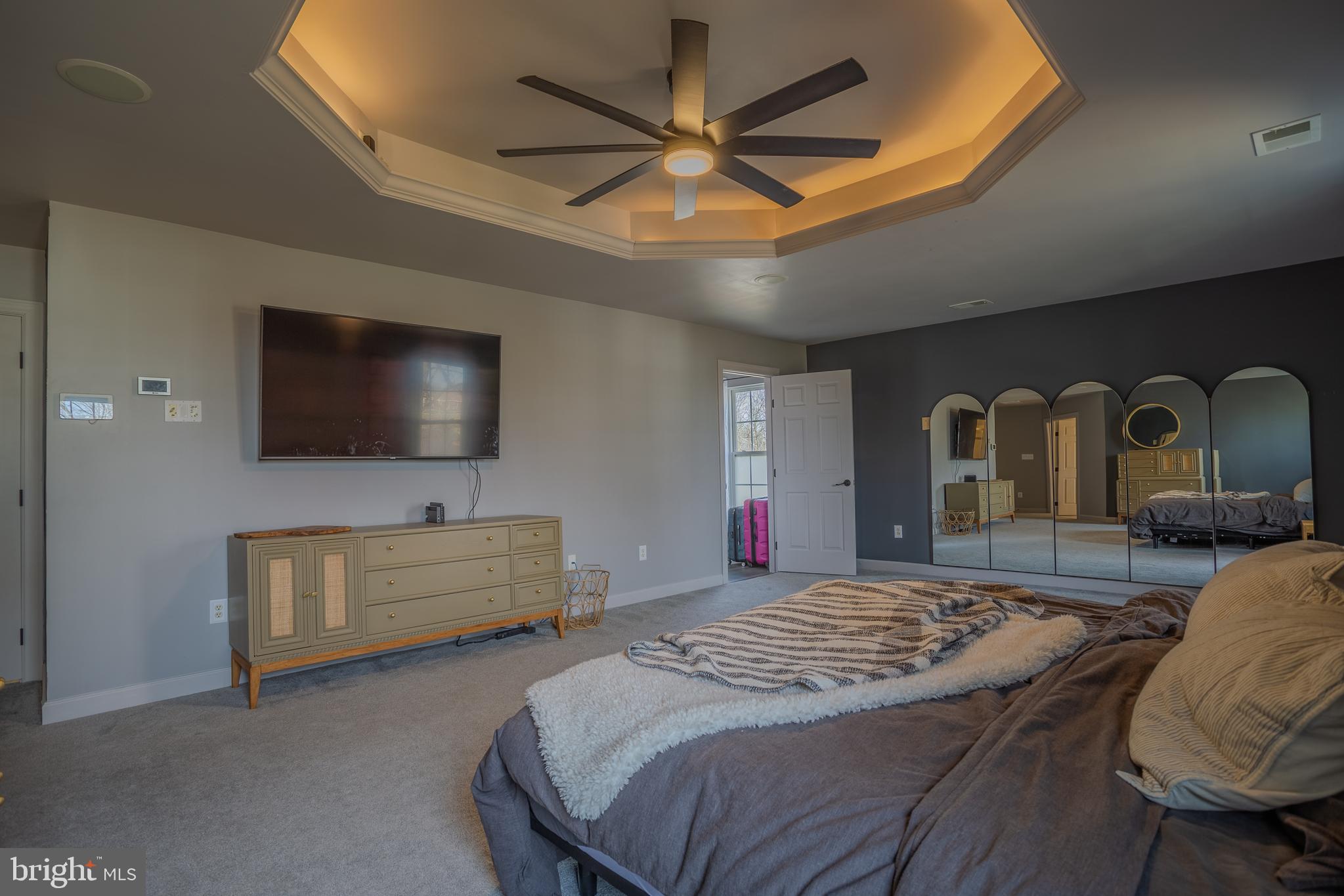 THE VILLAGE OF WASHINGTON TRAIL - Residential