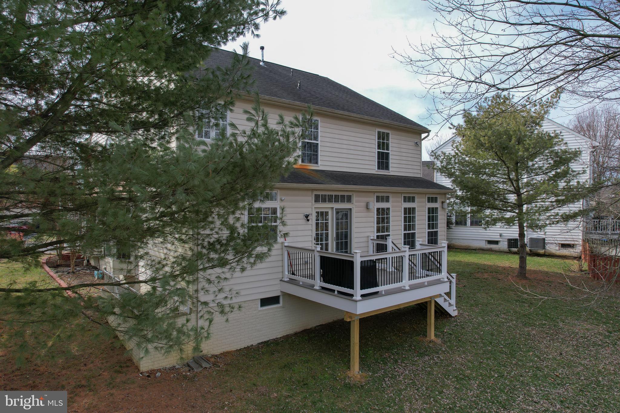 THE VILLAGE OF WASHINGTON TRAIL - Residential