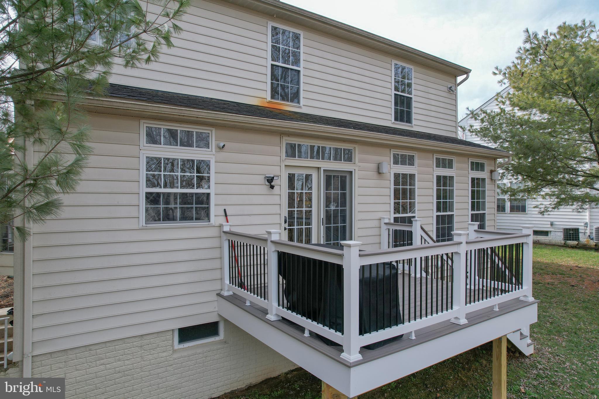 THE VILLAGE OF WASHINGTON TRAIL - Residential