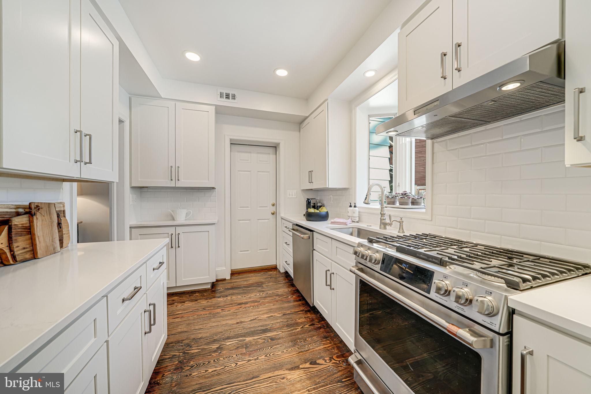 LYON VILLAGE - Residential