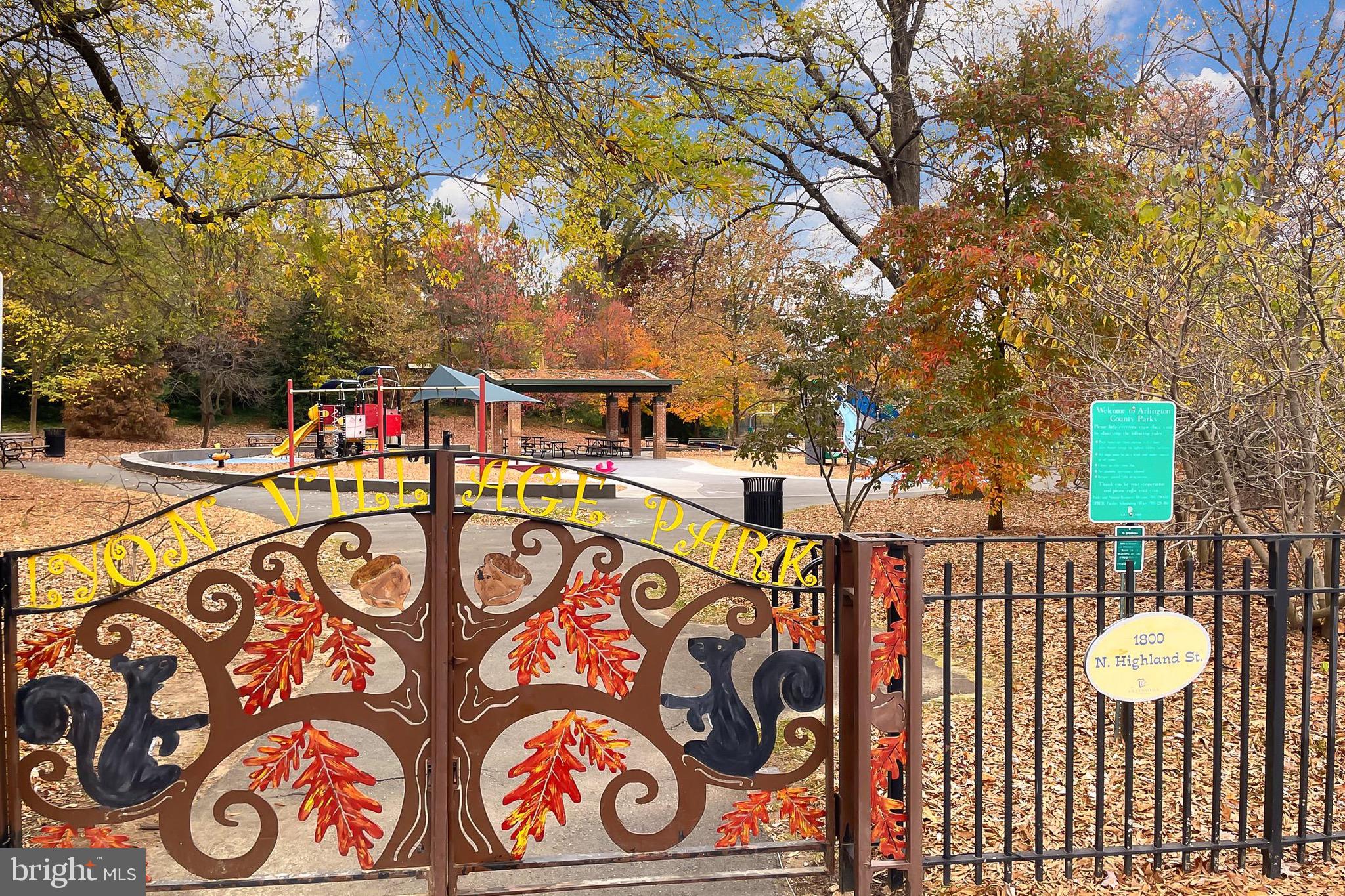 LYON VILLAGE - Residential