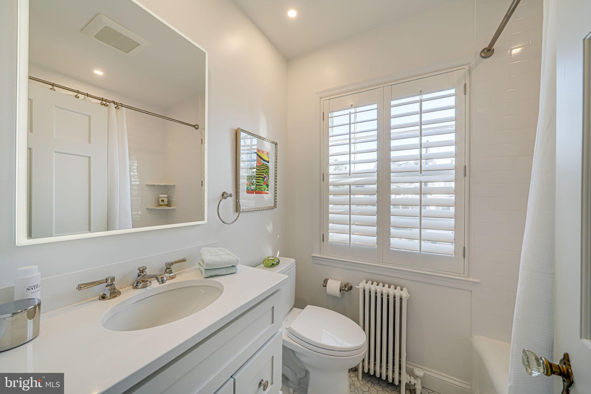 LYON VILLAGE - Residential