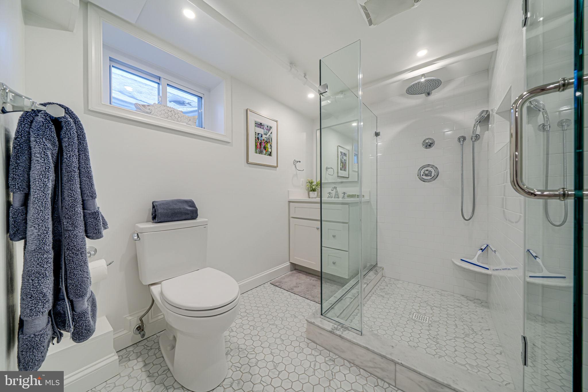 LYON VILLAGE - Residential