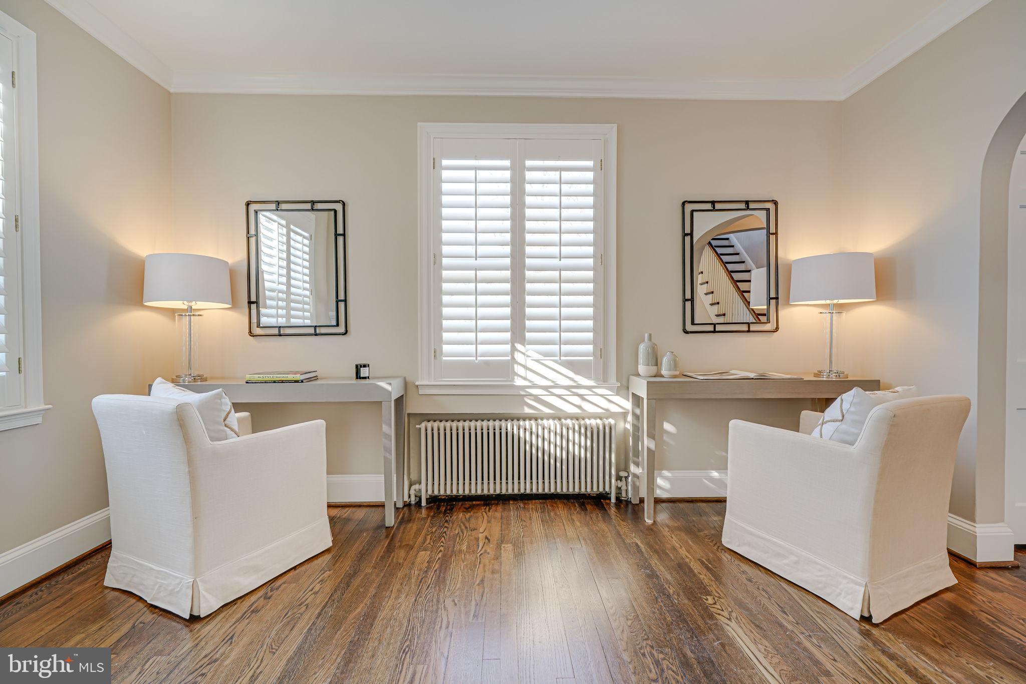 LYON VILLAGE - Residential