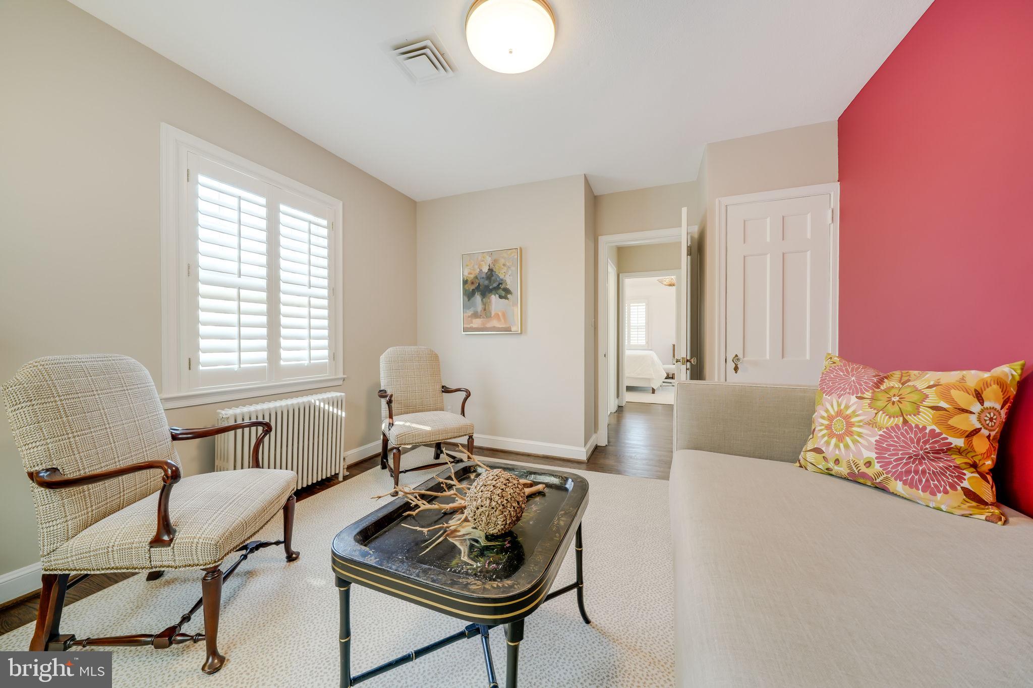 LYON VILLAGE - Residential