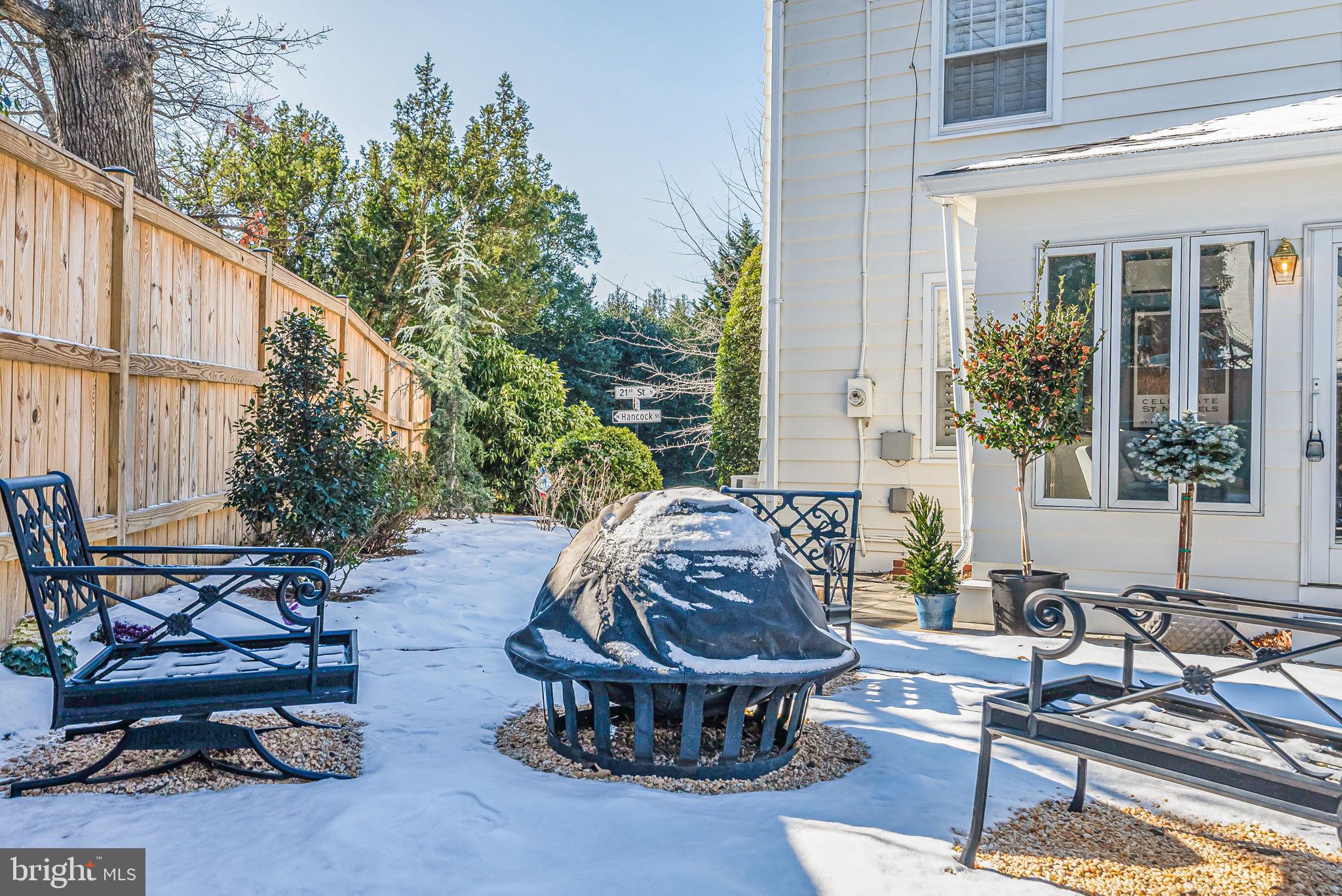 LYON VILLAGE - Residential