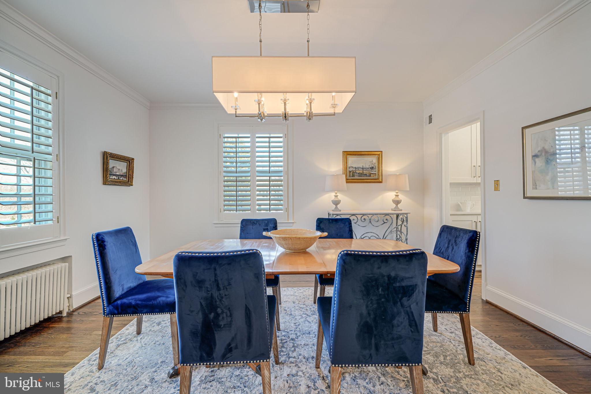 LYON VILLAGE - Residential