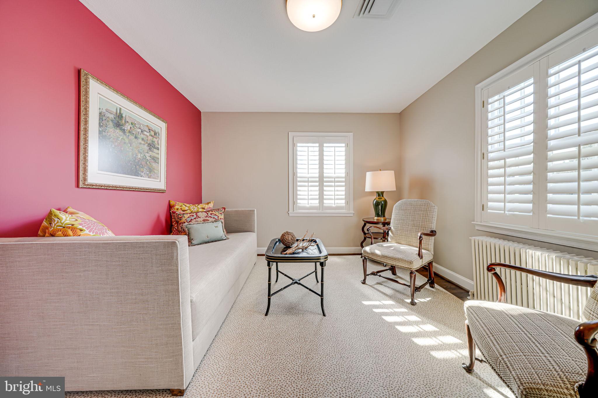 LYON VILLAGE - Residential